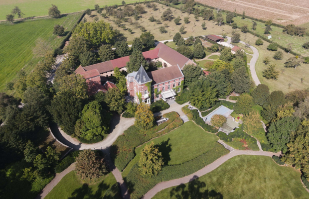 Kasteel Borghof van Limburgse toparchitect staat te koop