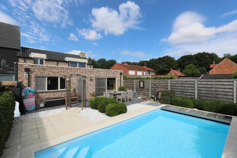 Stadswoning te Ravels