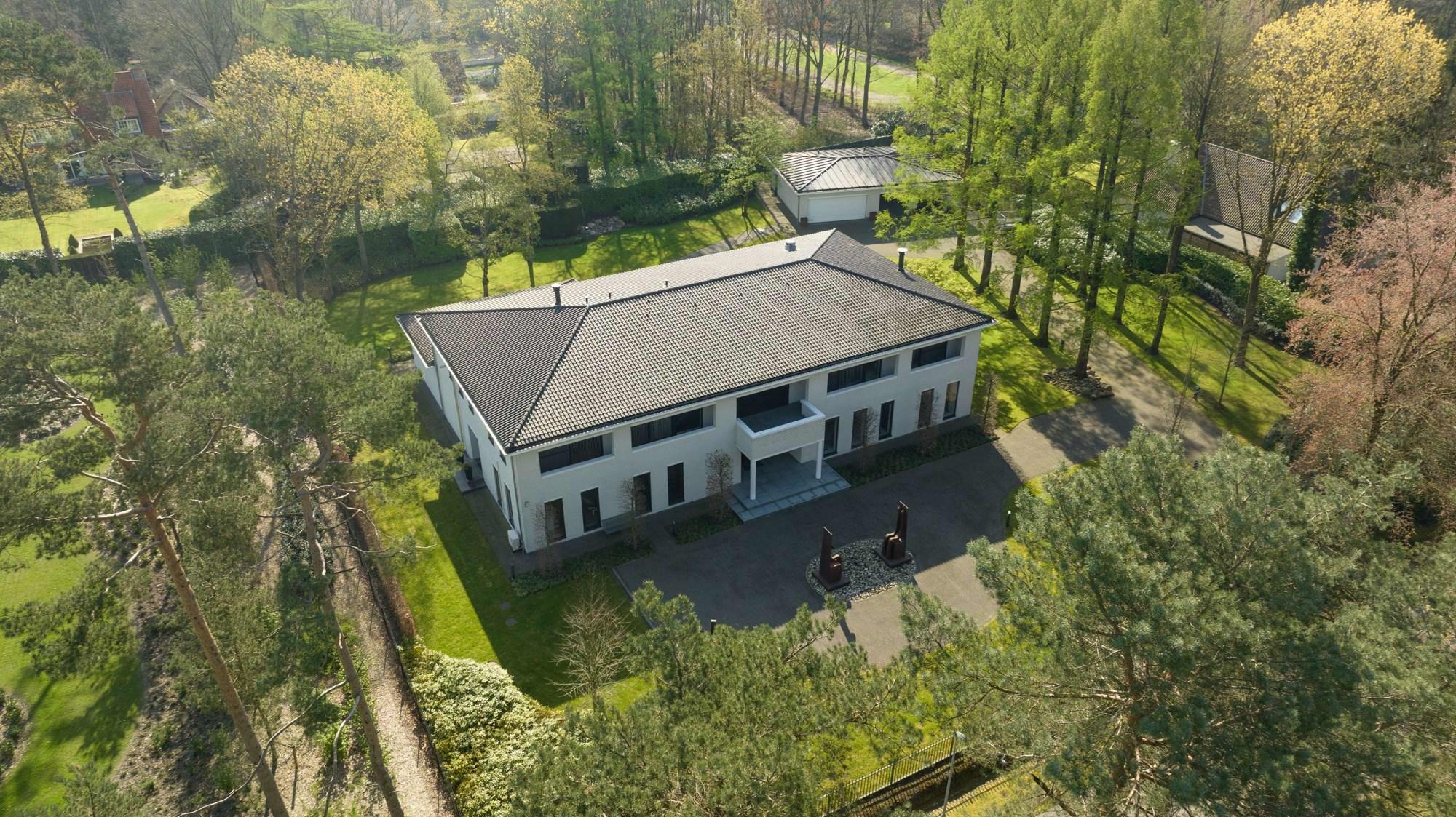 Moderne villa met wellness op 5.117 m² te Oud-Turnhout