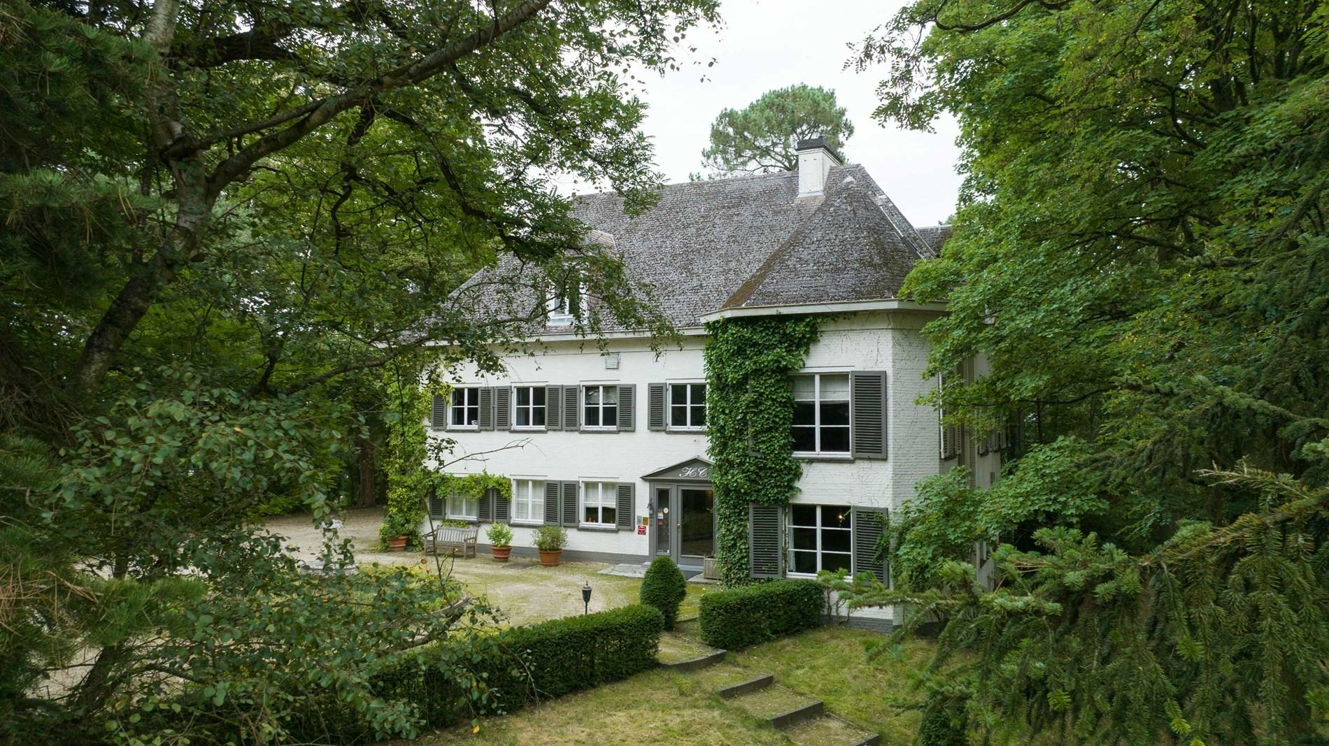 Prachtig landhuis met orangerie op een perceel van circa 1,1 hectare in Keerbergen 