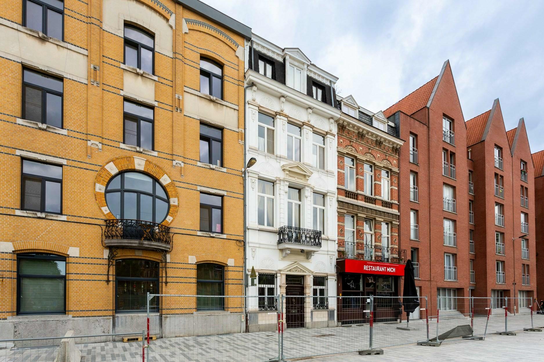 Gesofisticeerde herenwoning met luxe en comfort in hartje Antwerpen met een woonbeleving van ca. 425m²!