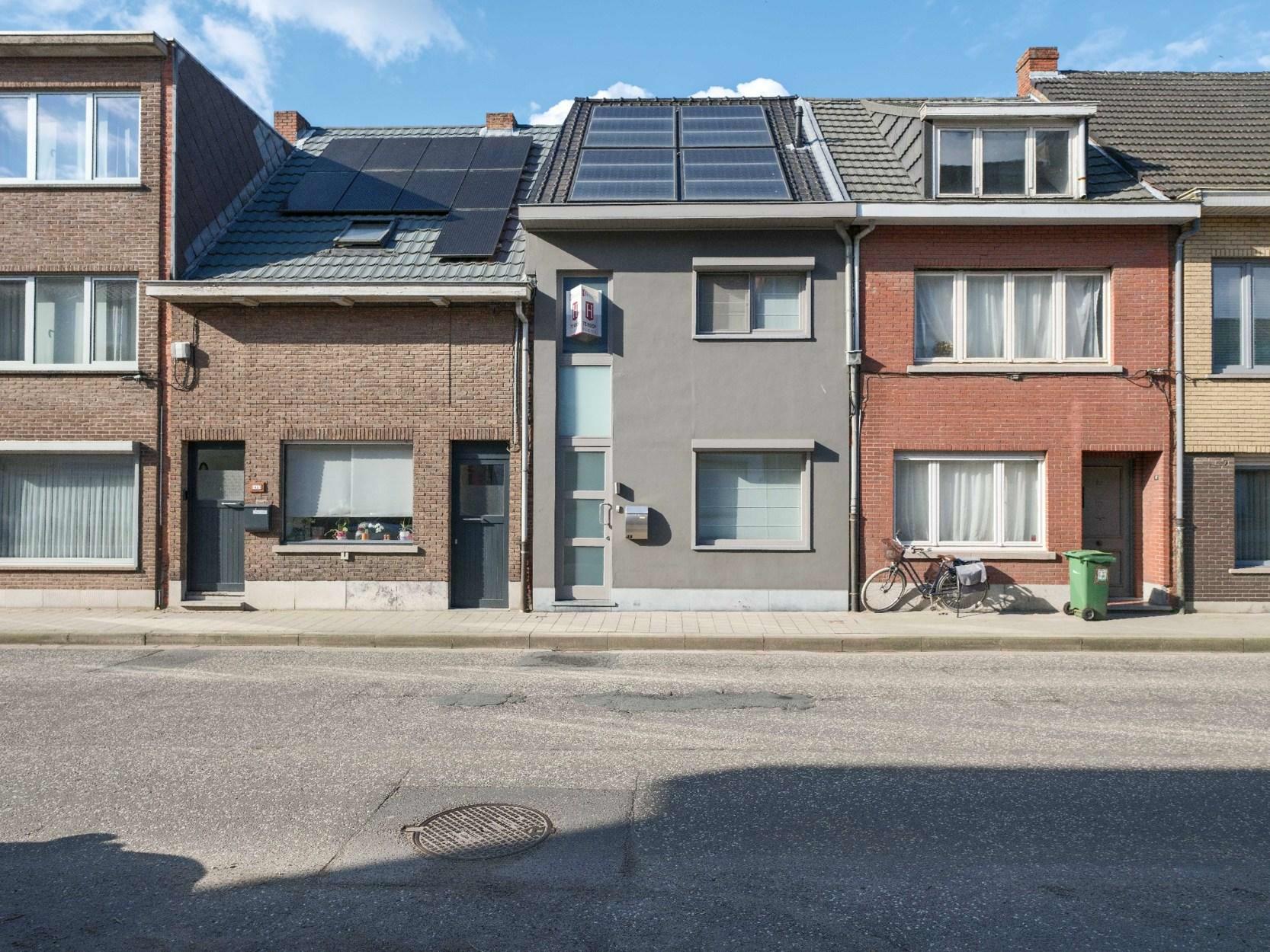 Gerenoveerde stadswoning in Turnhout met grote tuin en 3 slaapkamers (mogelijkheid tot huren garage aan overkant)