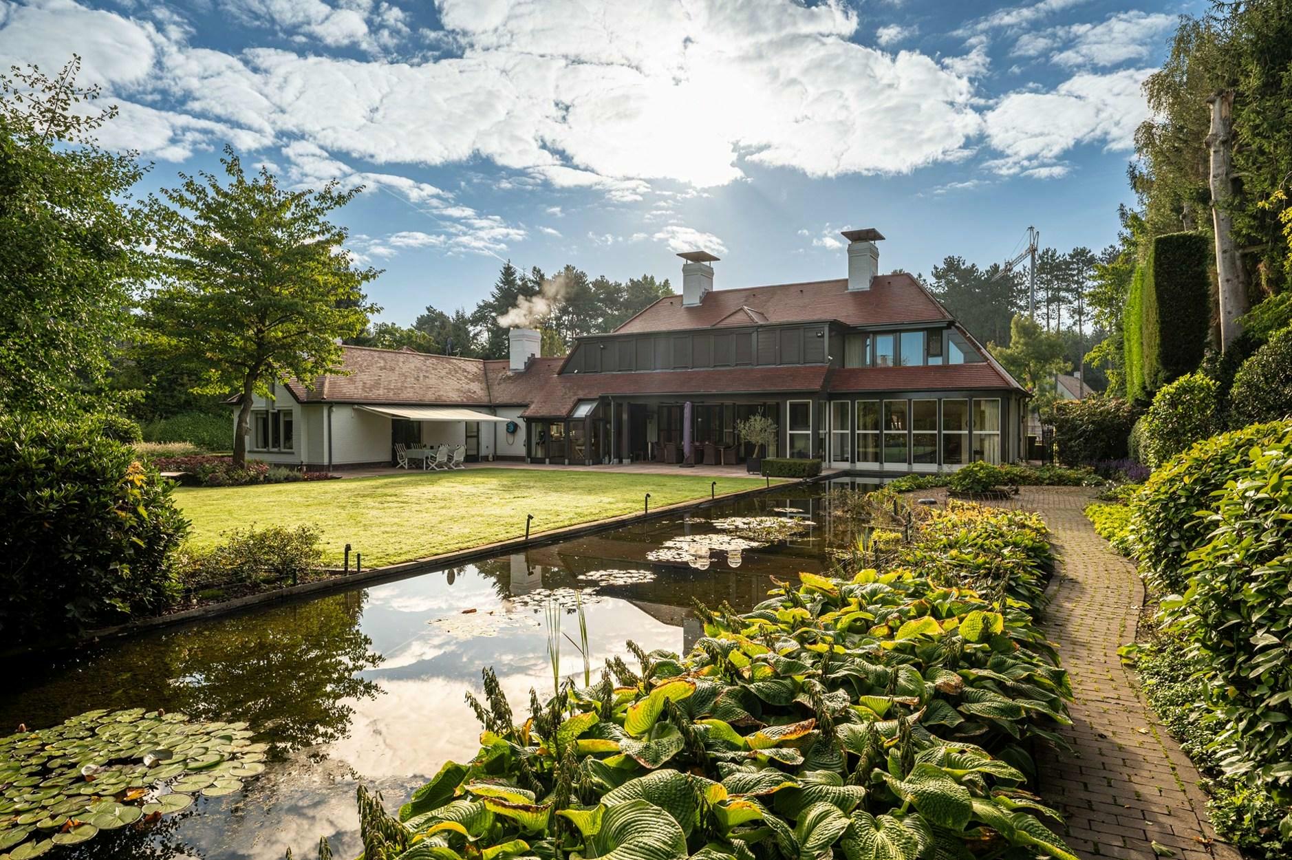 Luxueuze villa op een perceel van 2.268 m², getekend door het gerenommeerde architectenbureau Hertroijs te Pelt