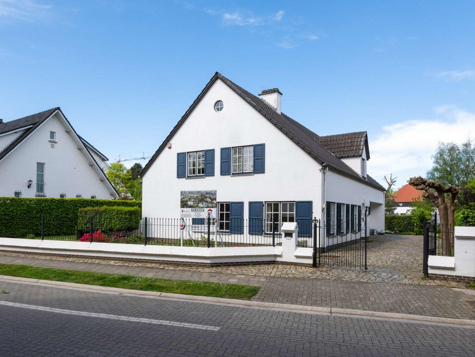 Stijlvolle, kwalitatieve villa van 424m² gelegen in de Willemswijk op een terrein van 807m² te Hasselt.