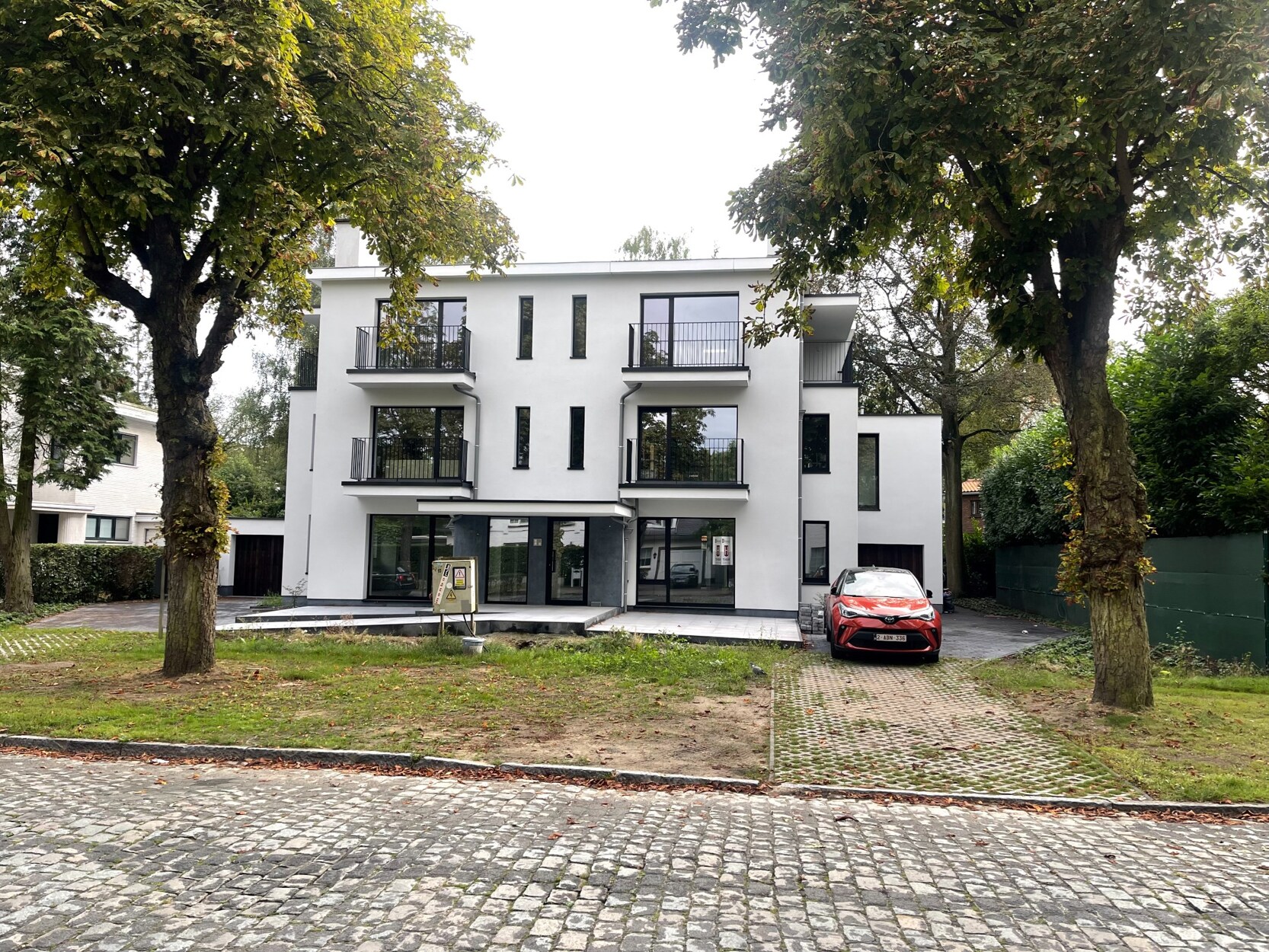 Centrum gelegen gelijkvloers appartement (rechts)