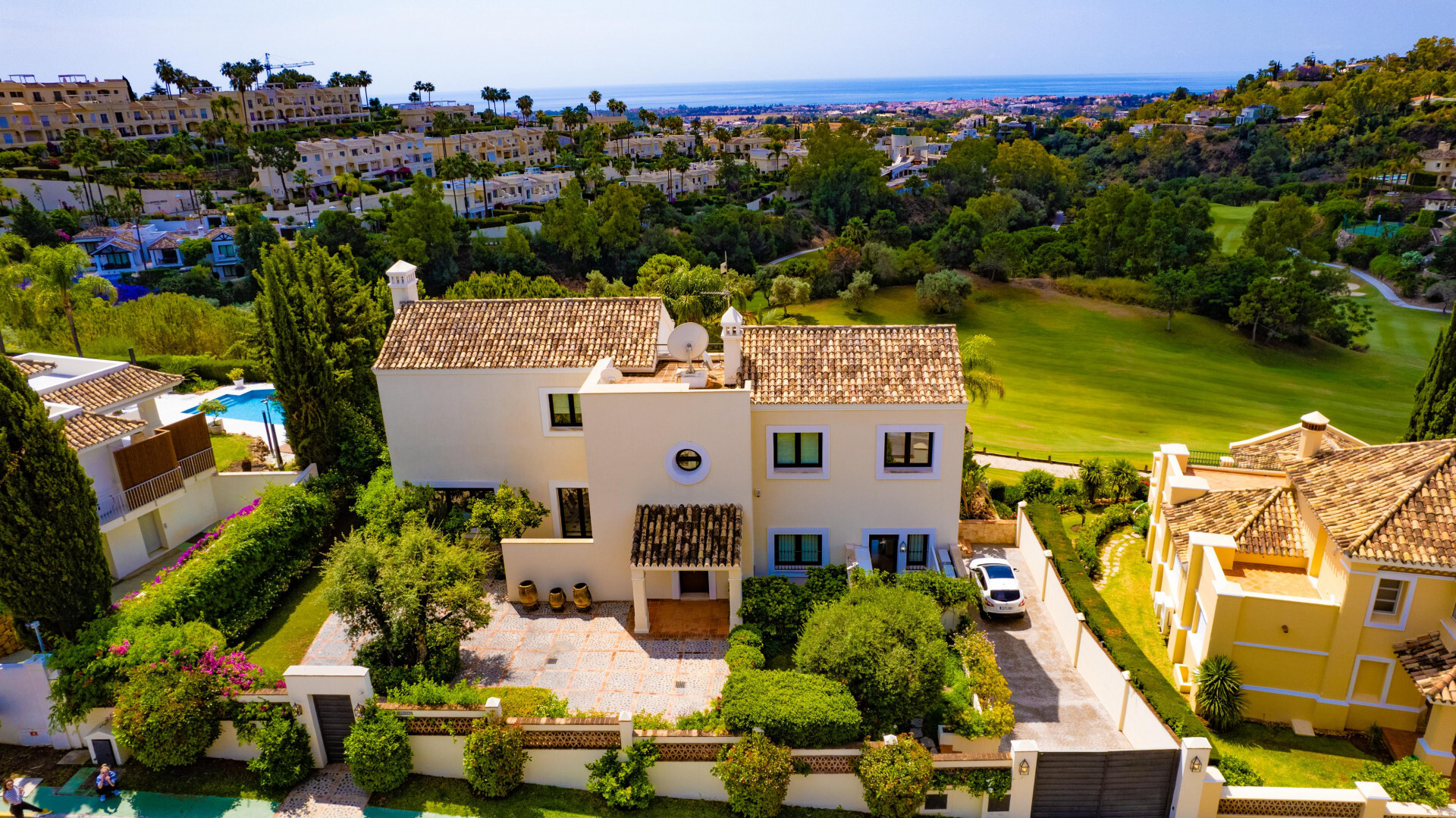 Frontline golf villa met prachtig panoramisch uitzicht op de zee en de golfbaan