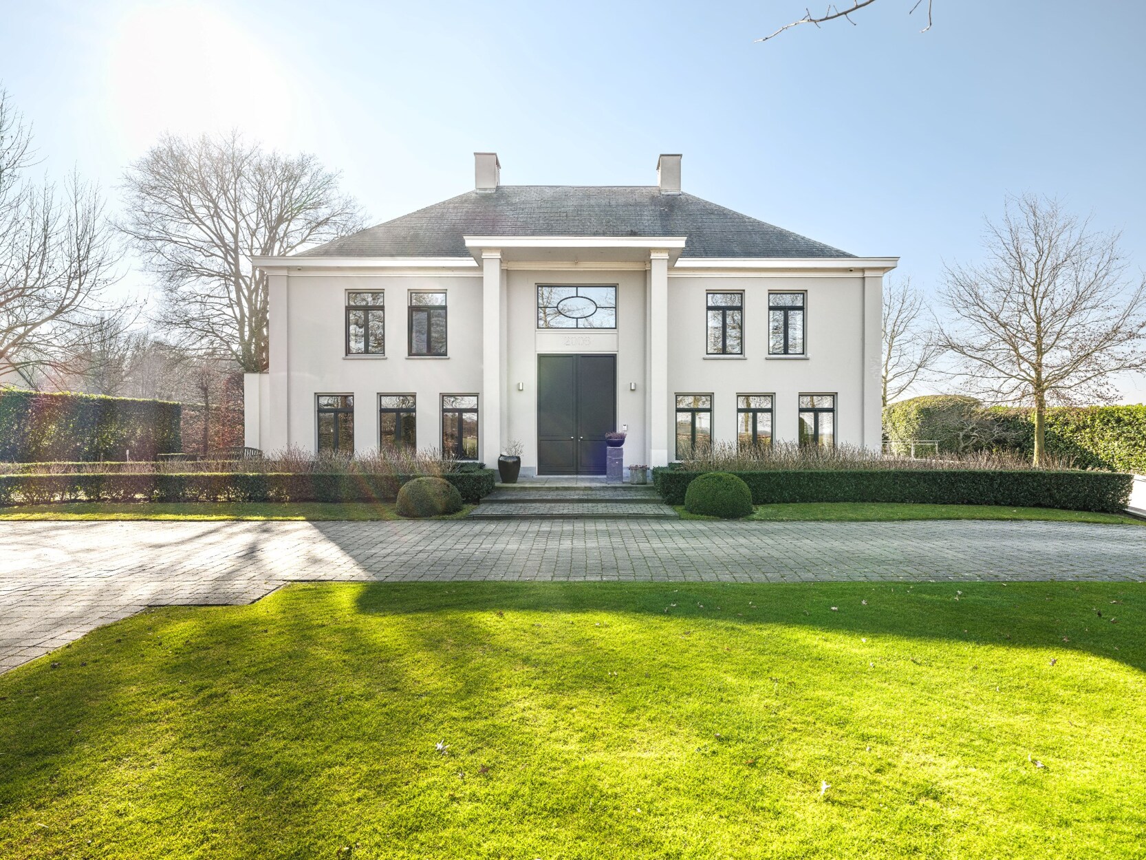 Tijdloze villa op 3.187 m² nabij Nederlandse grens te Weelde