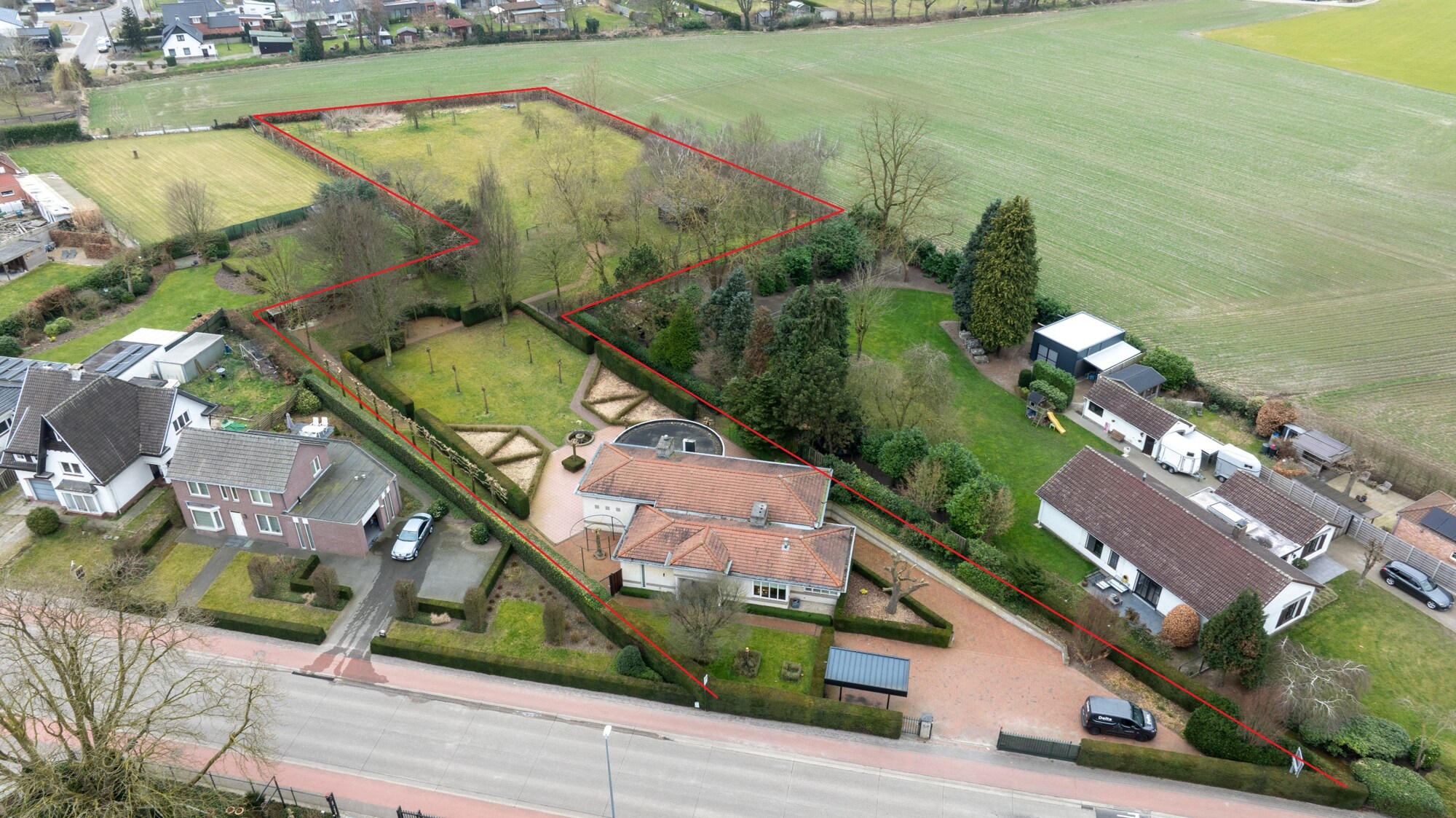 Stijlvolle villa met 2 slpks op 5.908 m² te Hamont-Achel