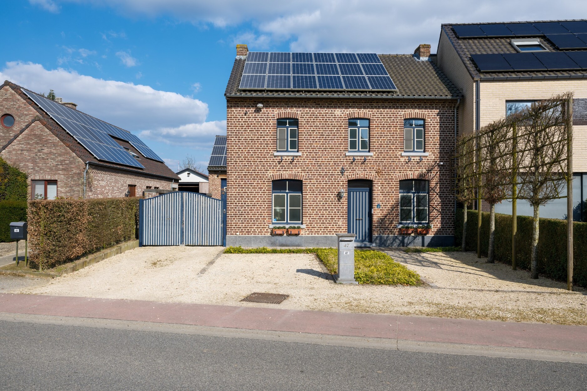 Uniek volledig gerenoveerd landhuis van +-350m² in instapklare staat op een terrein van 2117m² gelegen te Kortessem (Vliermaalroot).
