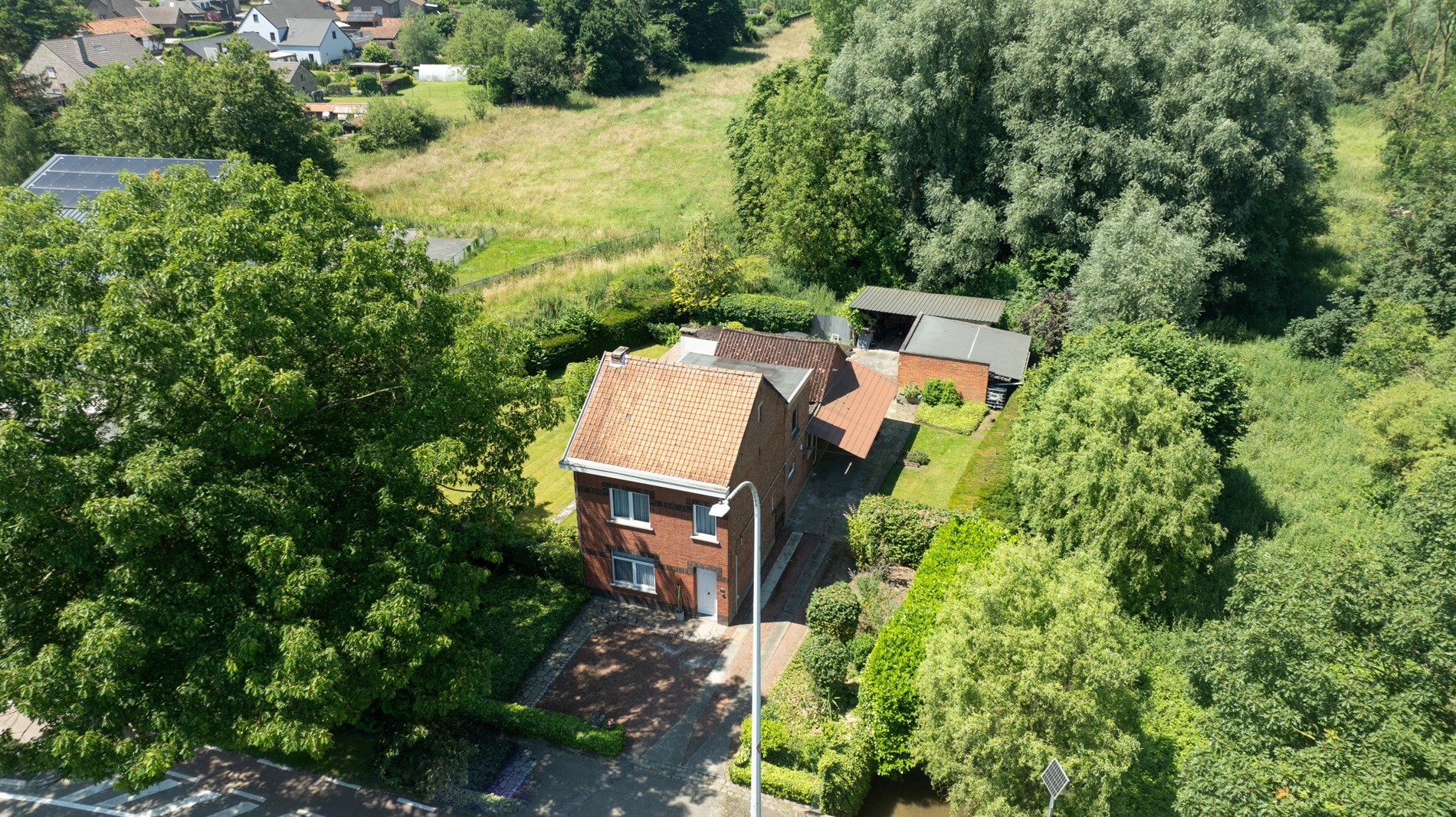 Gezellige woning op ruim perceel van 8292 m²