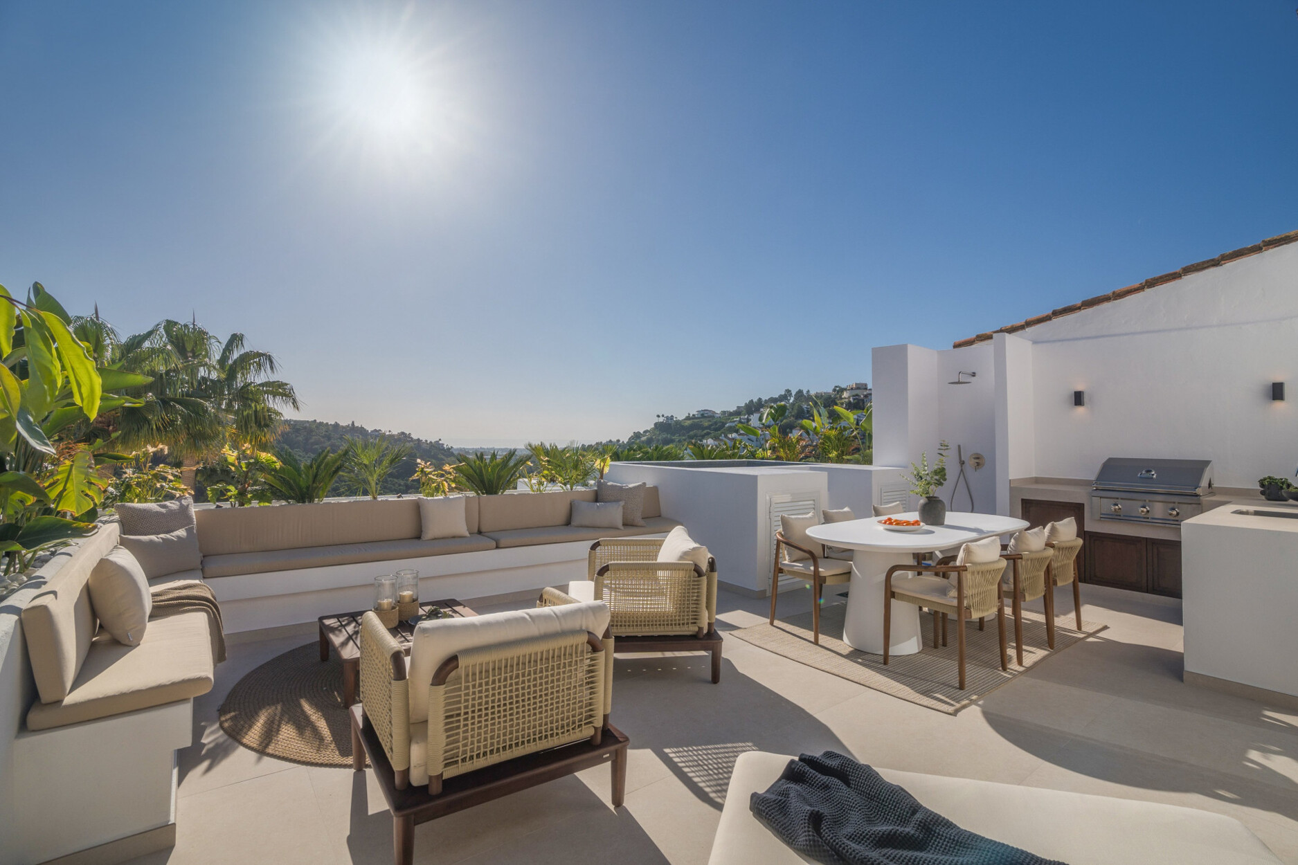 Uitzonderlijk duplex penthouse met uitzicht op zee en de golfbaan, in een veilige gemeenschap in La Quinta