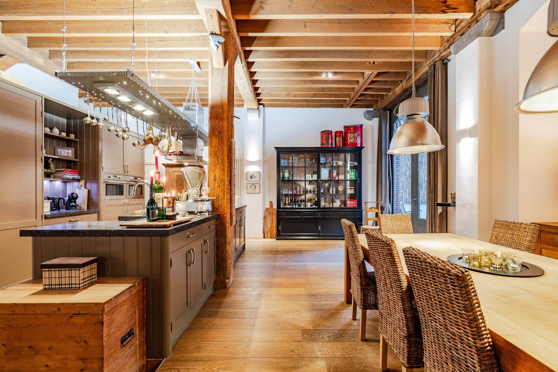 Top notch loft van ca. 259 m² in historisch pakhuis in hartje Antwerpen!