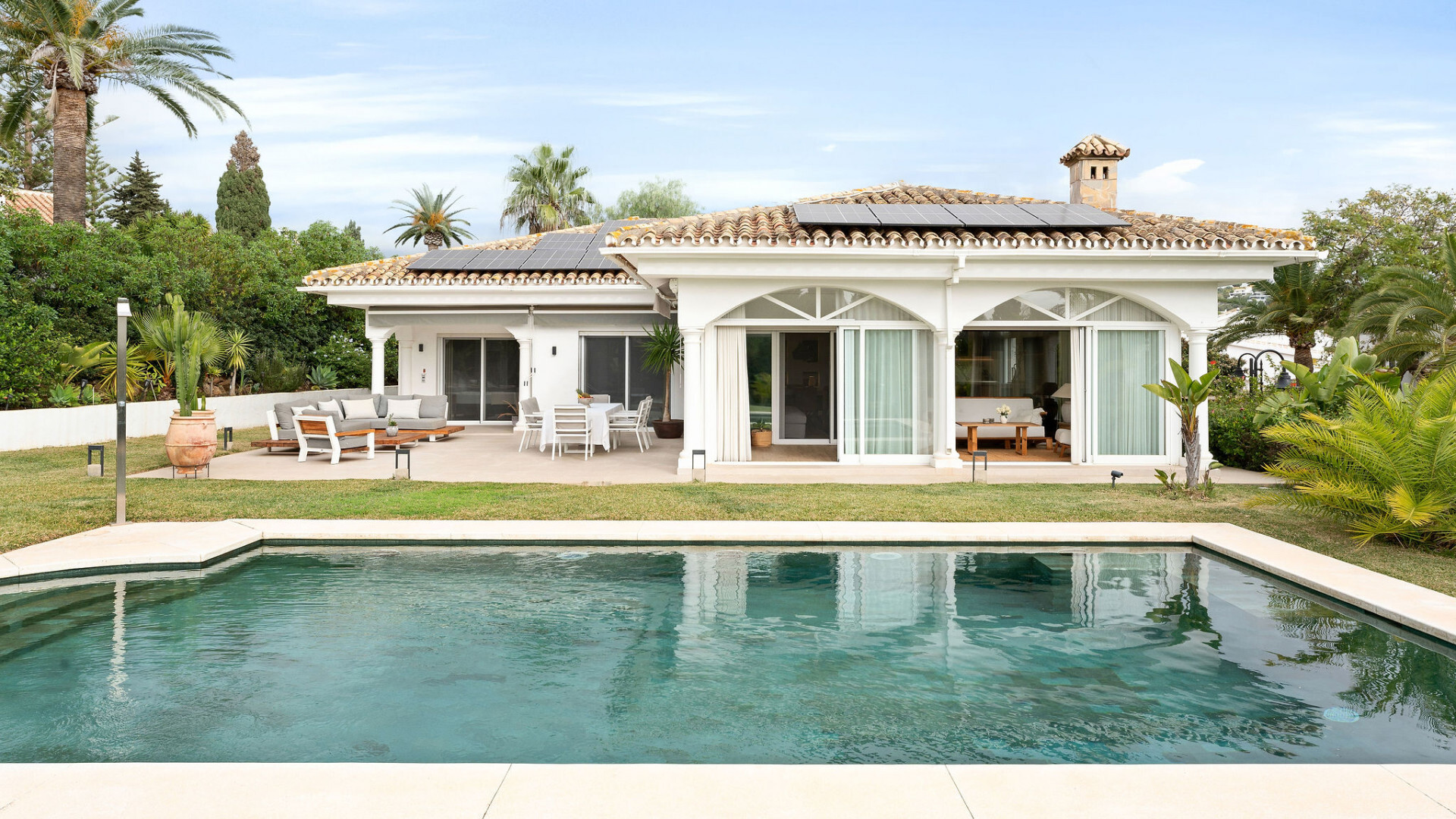 Prachtige gelijkvloerse villa in Elviria