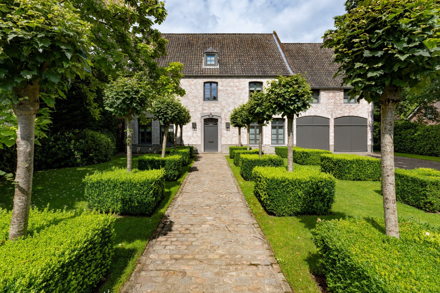 Luxueuze Manoir-villa met ca. 3.455m² grond (BJ 2008) 