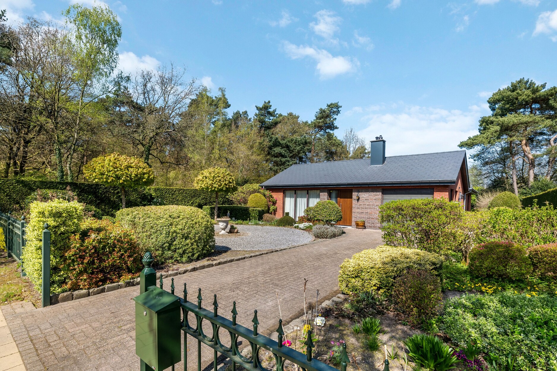 Gezellige woning met 3 slpks en op perceel van 1.235 m² te Pelt