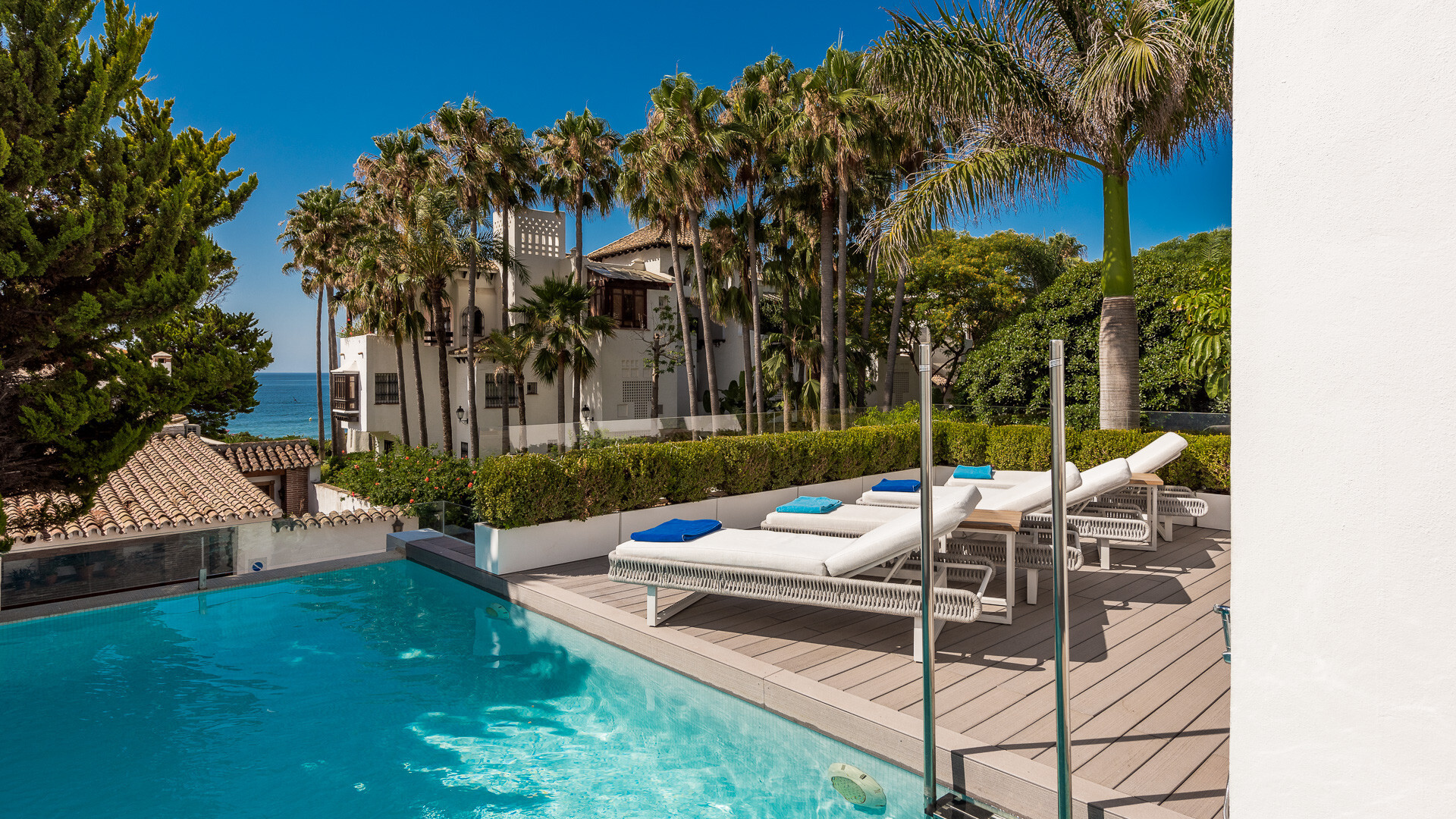 Hedendaagse villa binnen het ongelooflijke Puente Romano resort, Marbella