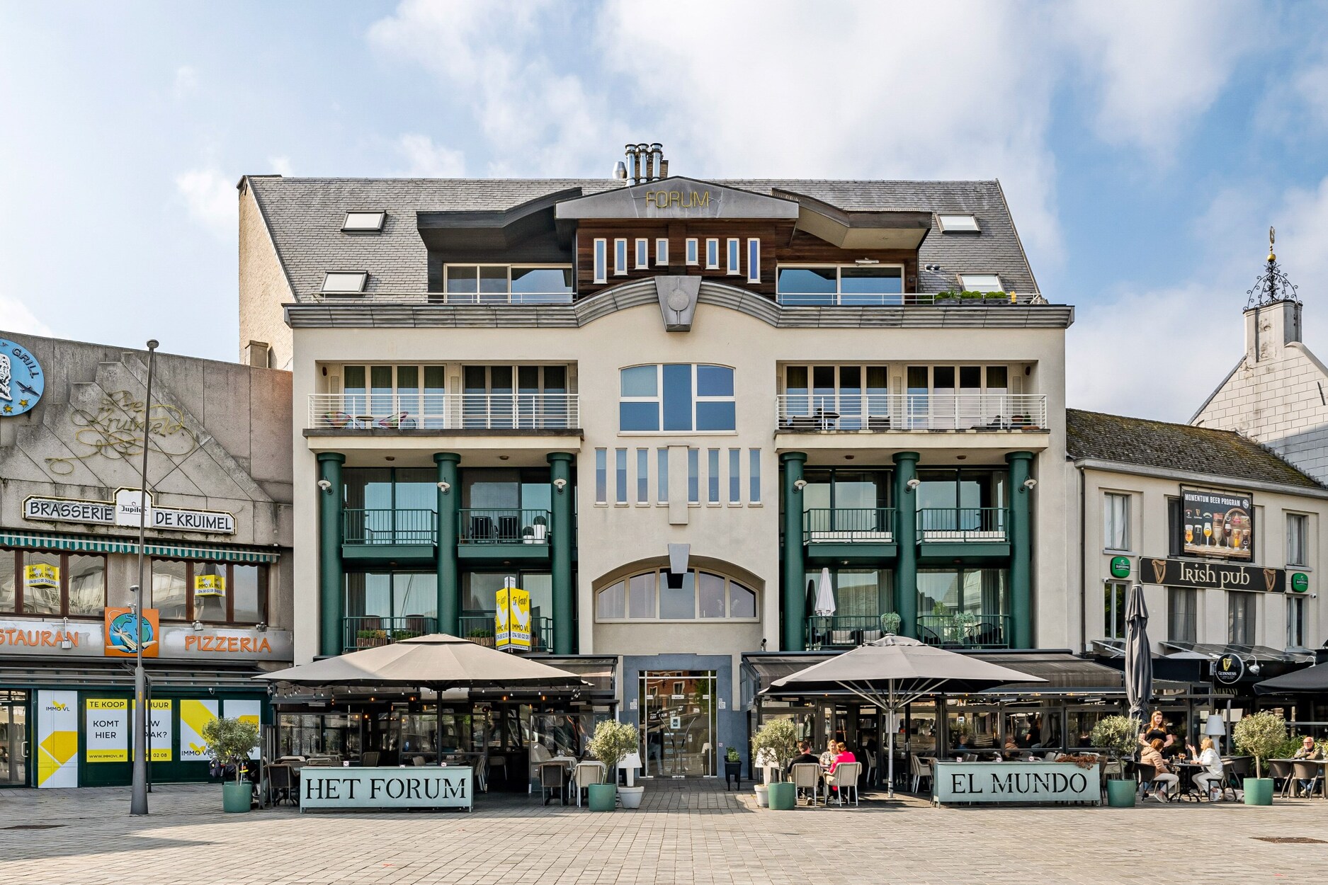 Ruim duplex appartement (150 m²) met 2 slpks in het centrum van Geel