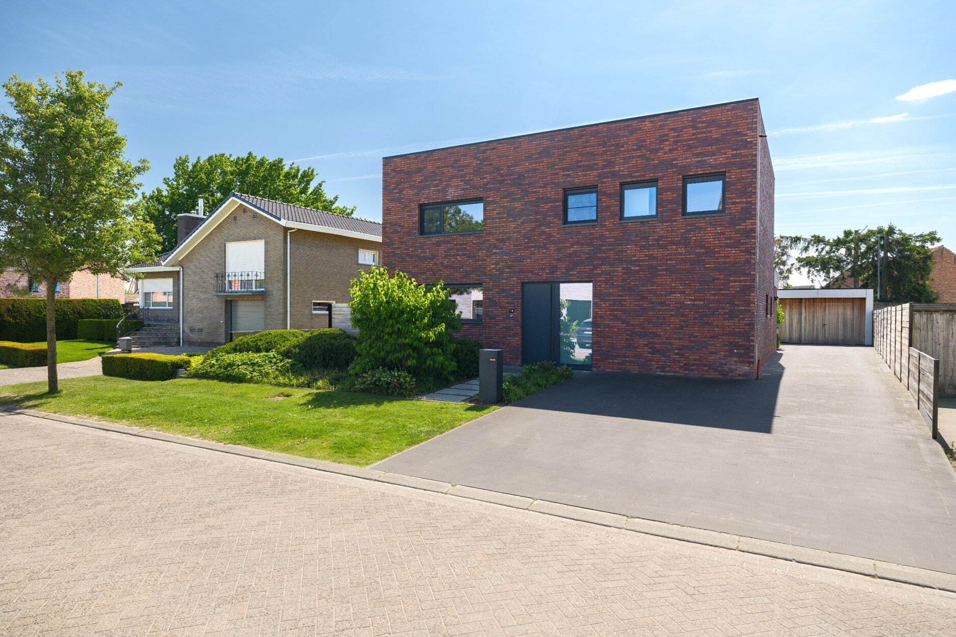 Moderne en energiezuinige woning gelegen in een rustige straat in Schoonbroek