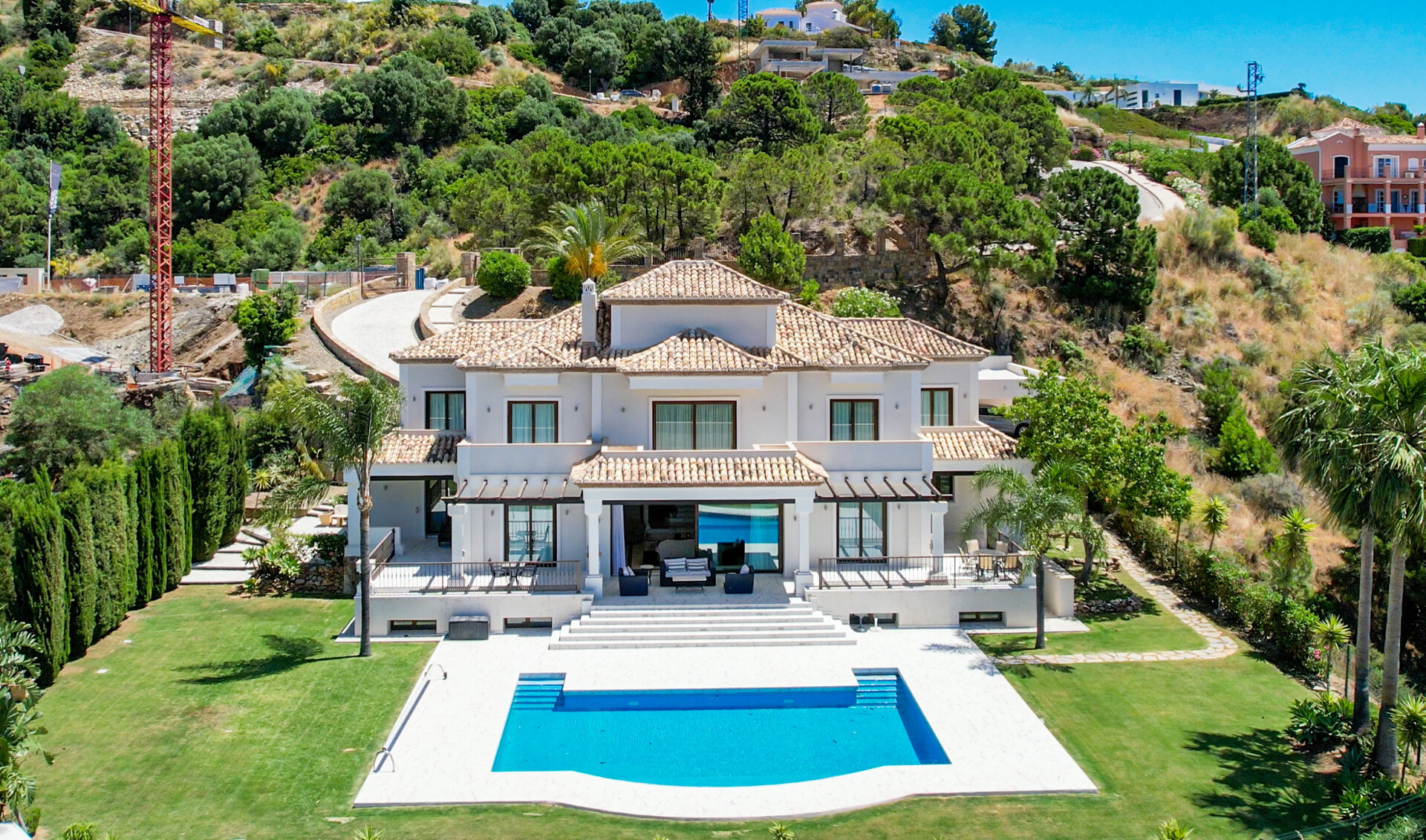 Luxe villa met het beste panoramische uitzicht op de bergen en de zee op een zeer privé en rustige locatie, Monte Mayor, Benahavis