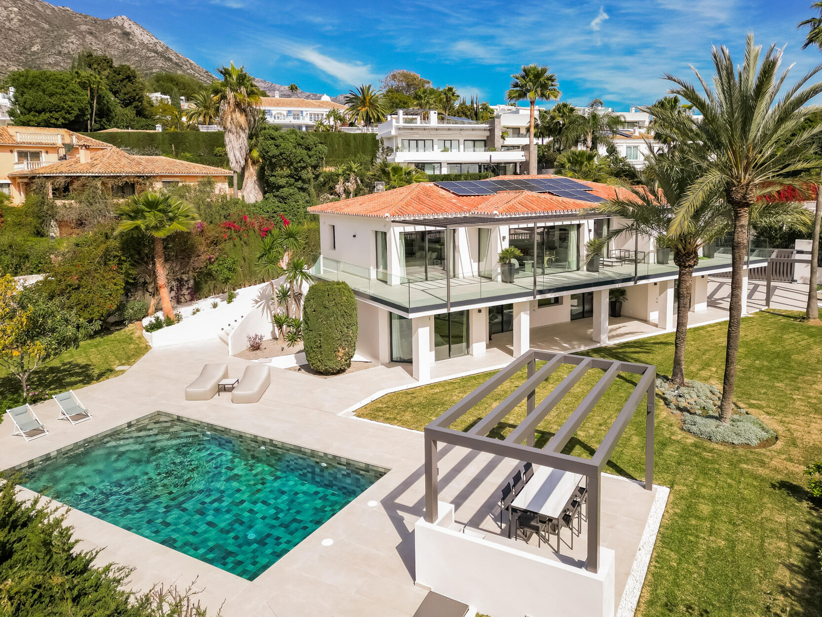 Villa met panoramisch uitzicht in Nagüeles, Marbella's Gouden Mijl