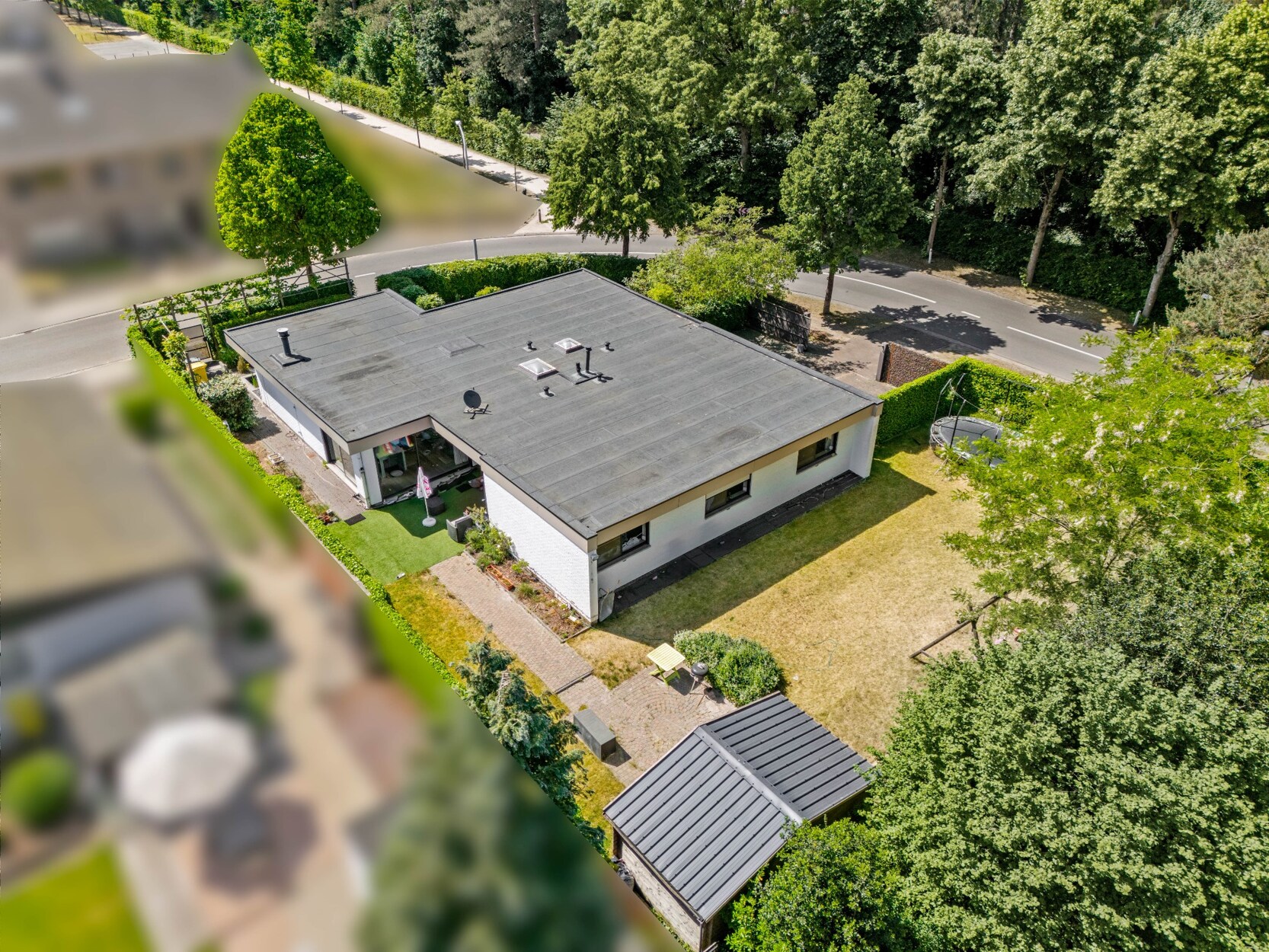 Laagbouw met 2 à 3 slaapkamers en ingericht bureel te Vosselaar