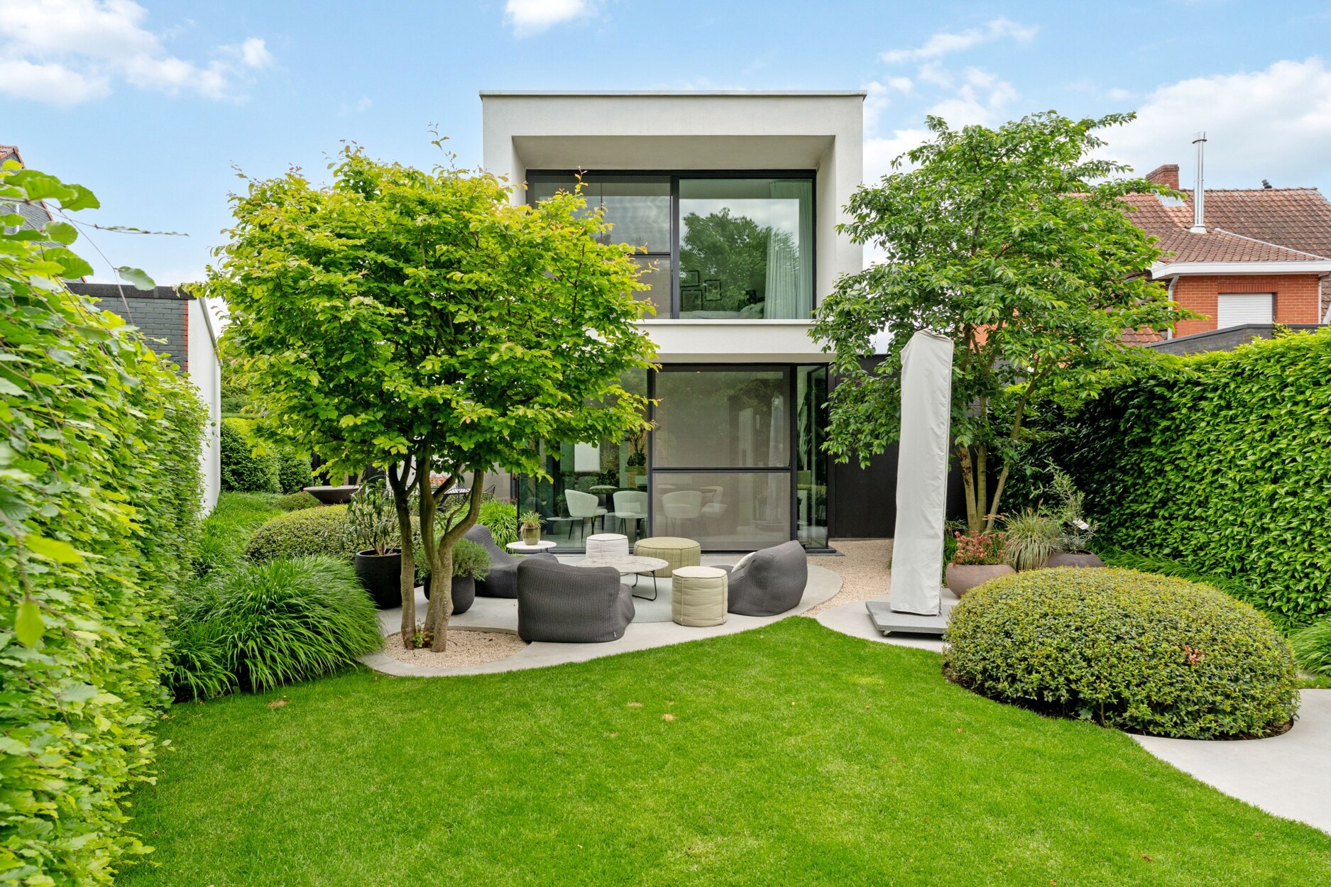 Moderne woning met prachtige tuin in Kontich op 504m²