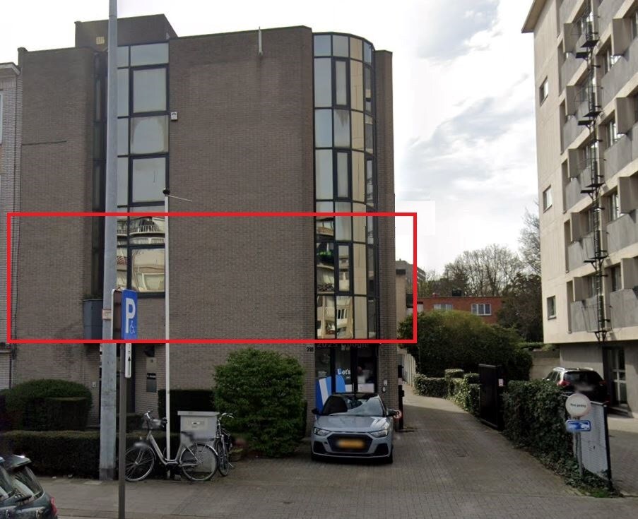Te renoveren kantoor (ca. 162m²) op eerste V van het kantoorgebouw