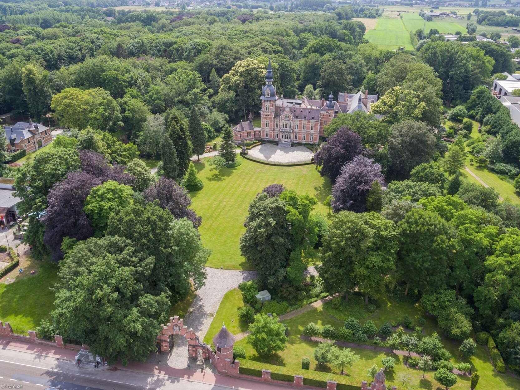 LANCERING EXCLUSIEVE KASTEELAPP. en PENTHOUSE - Res. LAKEVIEW  - Kasteel van KAPELLEN
