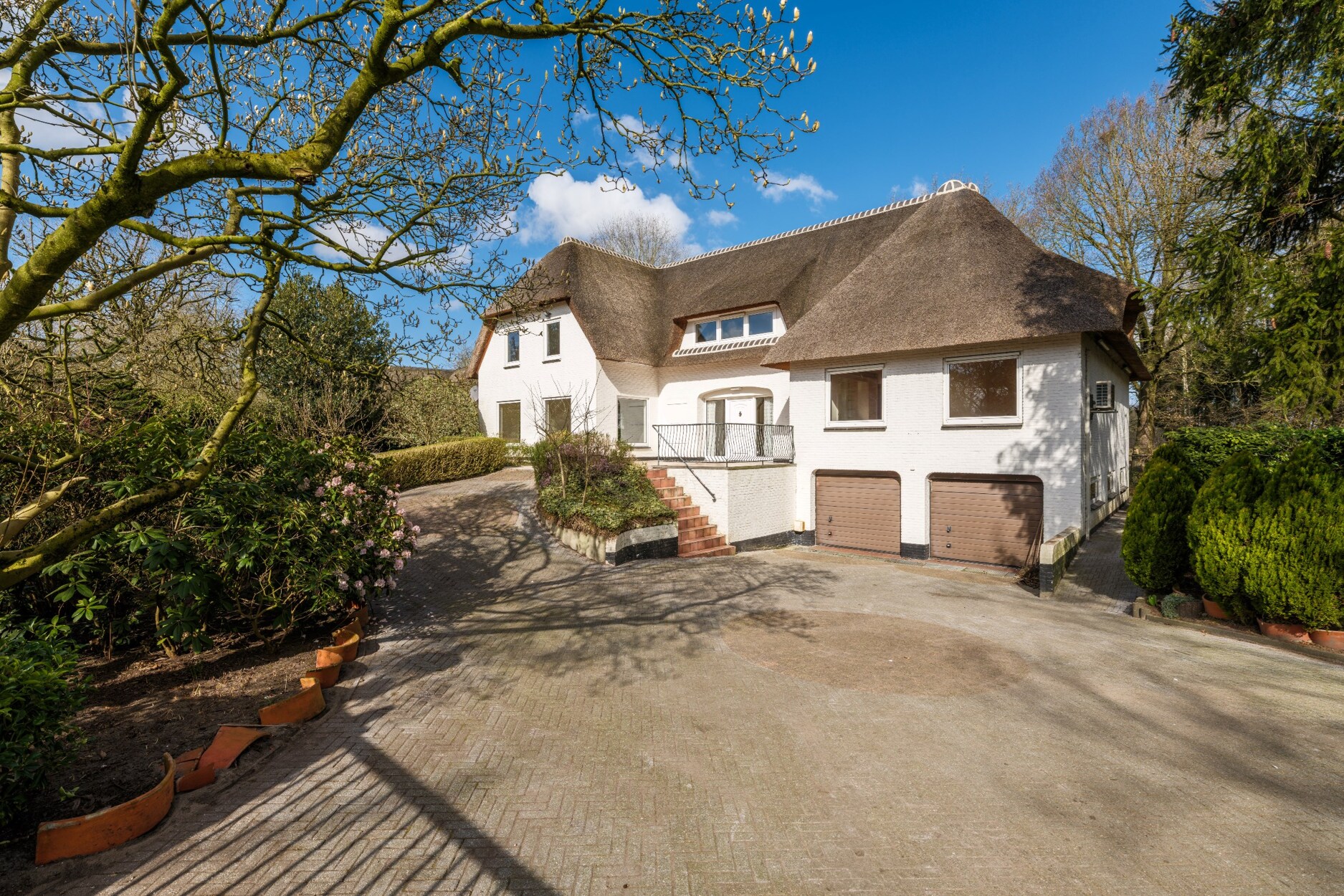 Woning gelegen te Meer op een perceel van ca. 4.865 m²