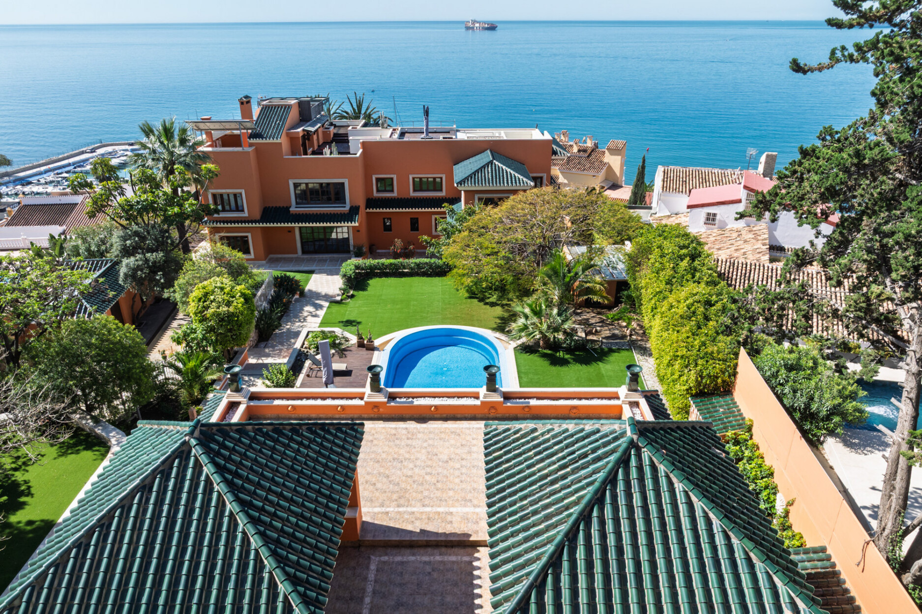 Majestueuze villa met privacy, eeuwige vergezichten en architectonische perfectie in El Candado