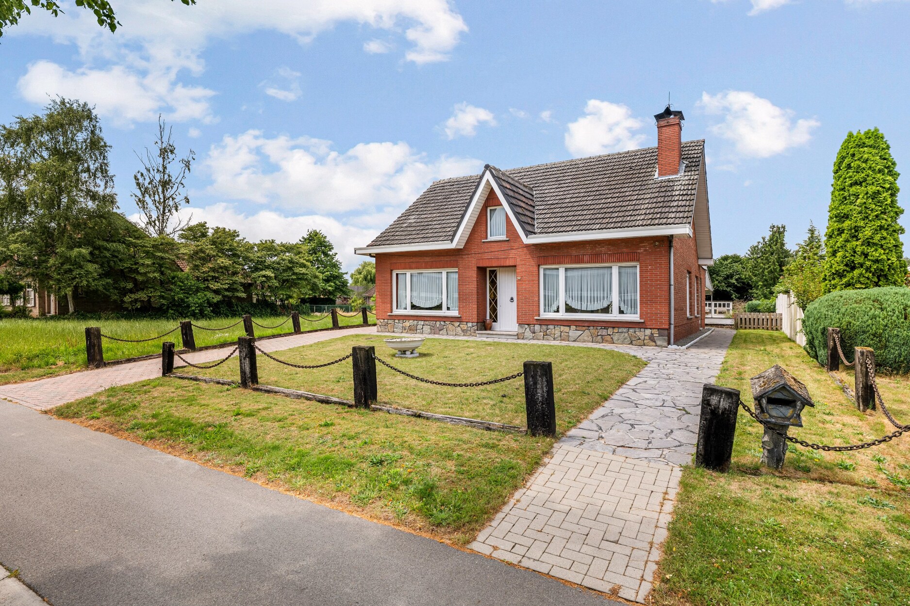 Gunstig gelegen woning op ruim perceel van 1.267m² te Lille!