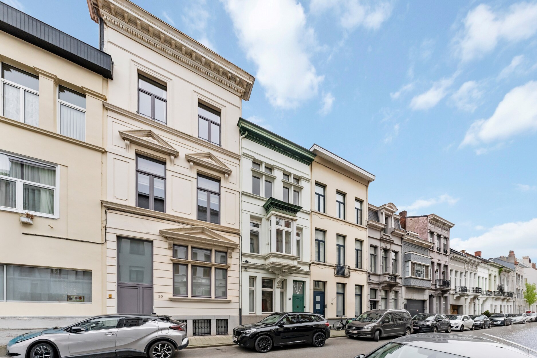 Prachtig gerenoveerd herenhuis in de gewilde Zurenborg wijk!