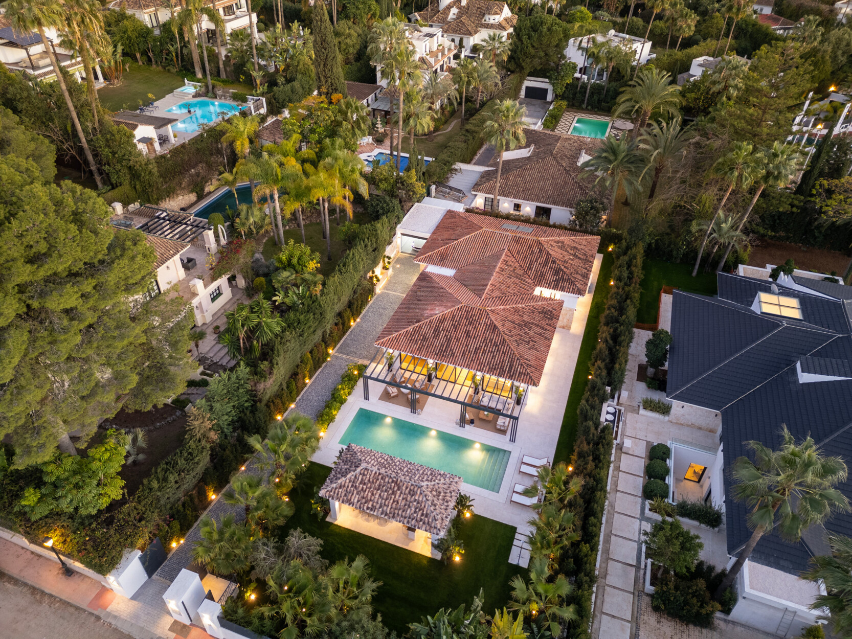 Betoverende moderne villa met Andalusische charme in de Golfvallei