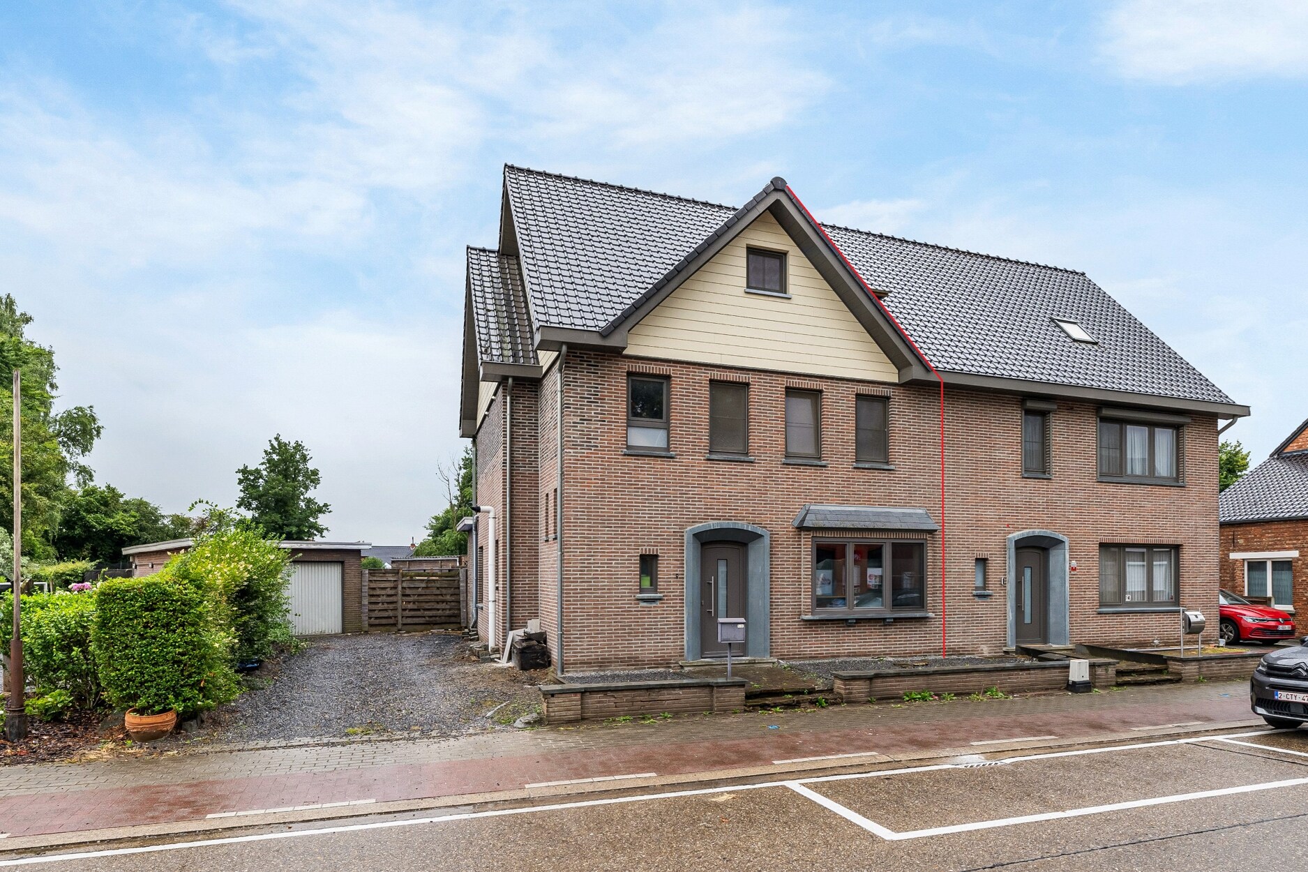 Ideaal gelegen half open gezinswoning met 5 slaapkamers te Beringen