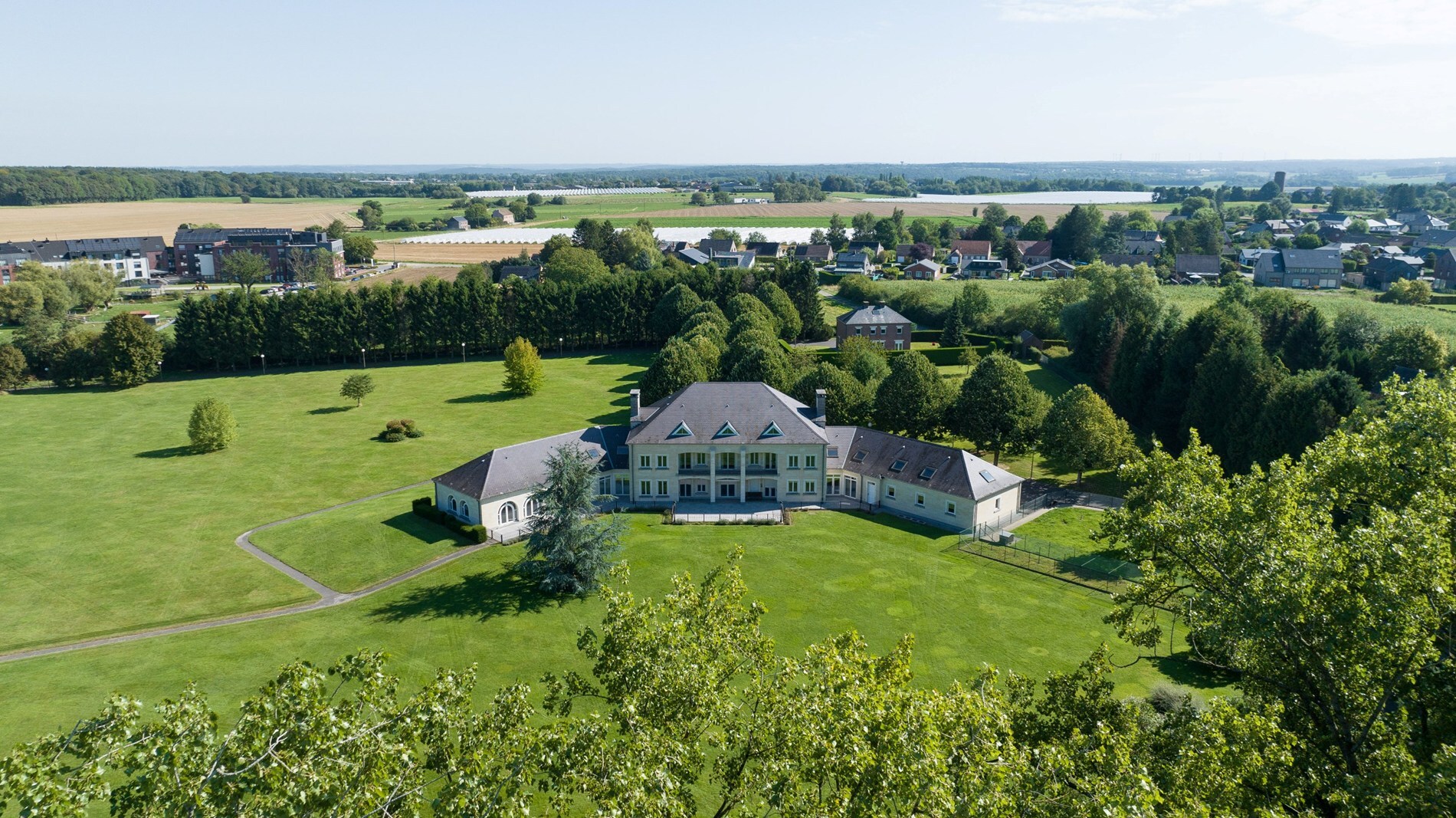 Gerpinnes - Landgoed van 4 ha met zwembad en conciërge