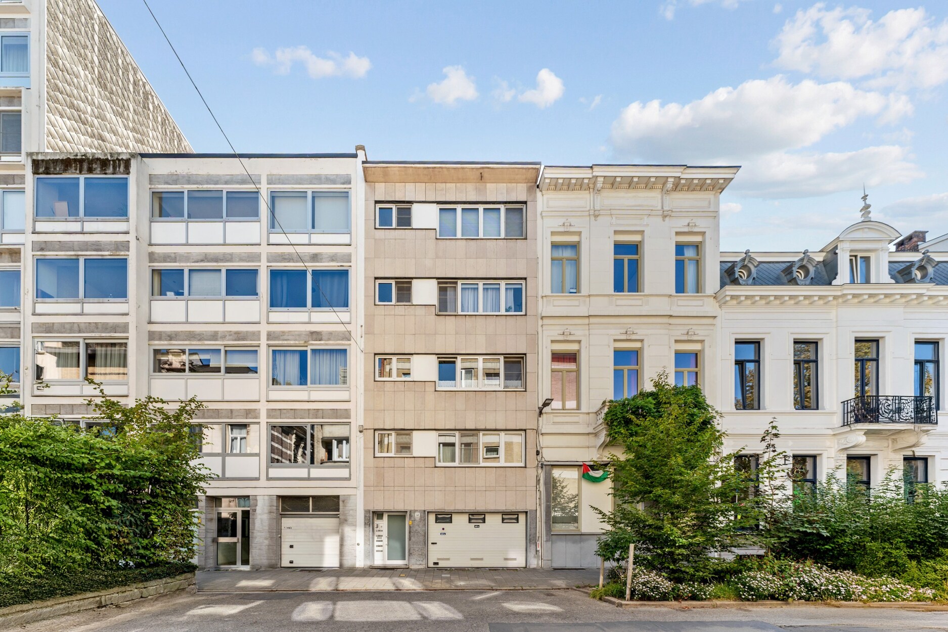 Instapklaar appartement met 2 slaapkamers en inpandige garage op het Zuid