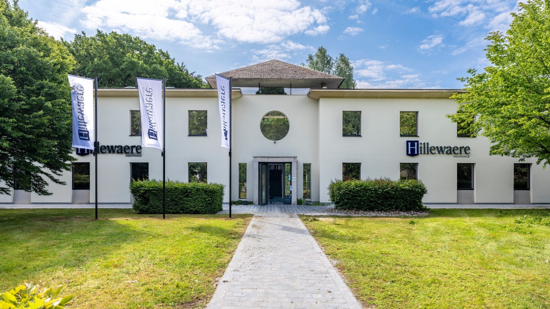KANTOOR TE HUUR:  ca 375m² + Gemeenschappelijke ruimtes