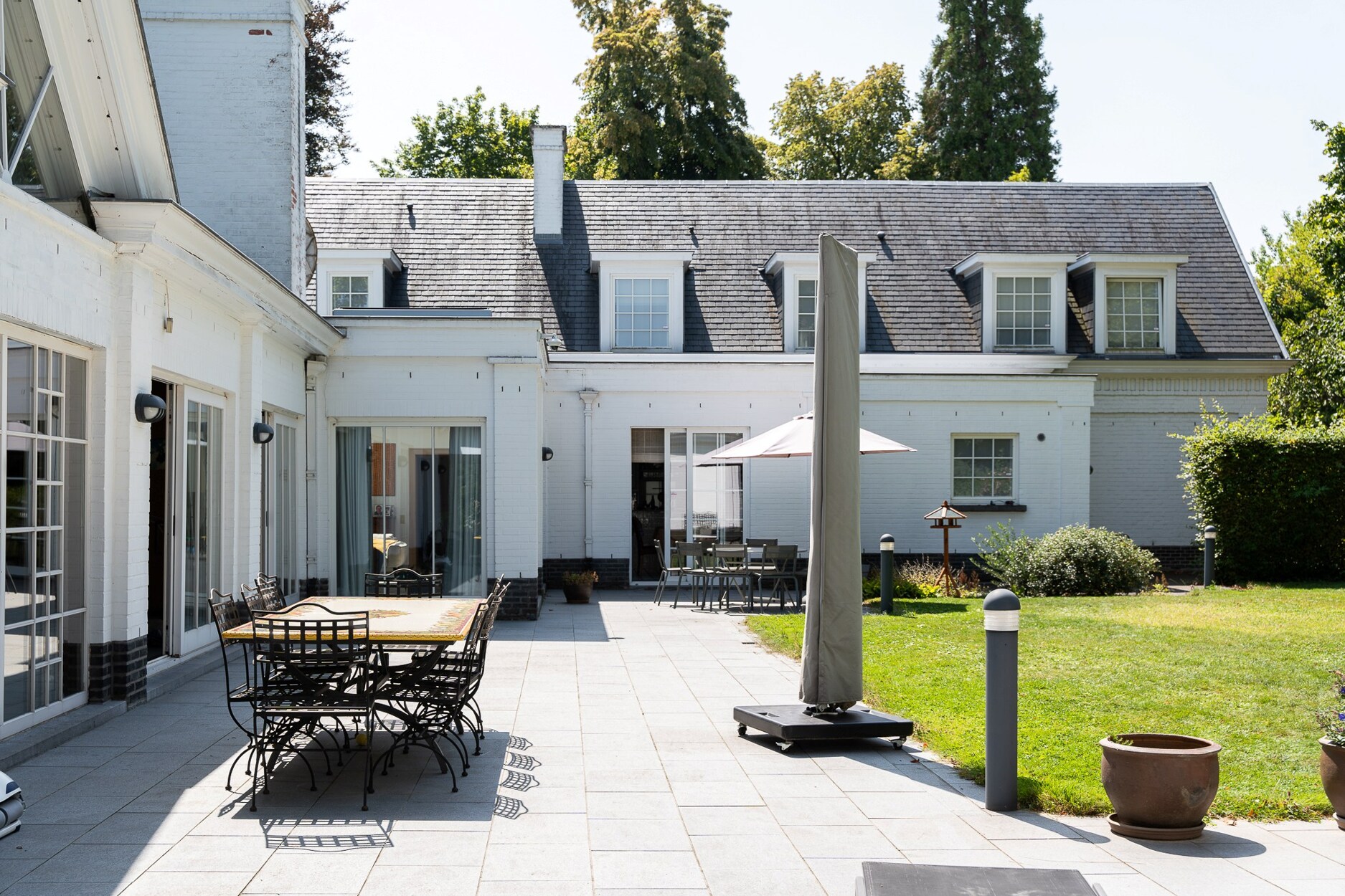 Faubourg - Villa met binnenzwembad op 33 are