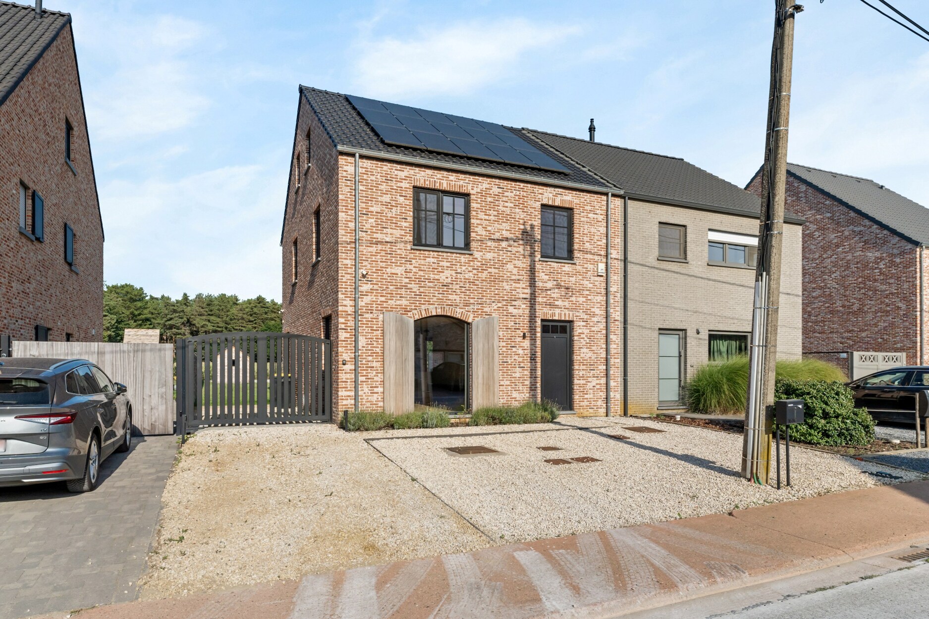 Hedendaagse-landelijke half open BEN-woning op een goede locatie met weids zicht te Scherpenheuvel-Zichem.