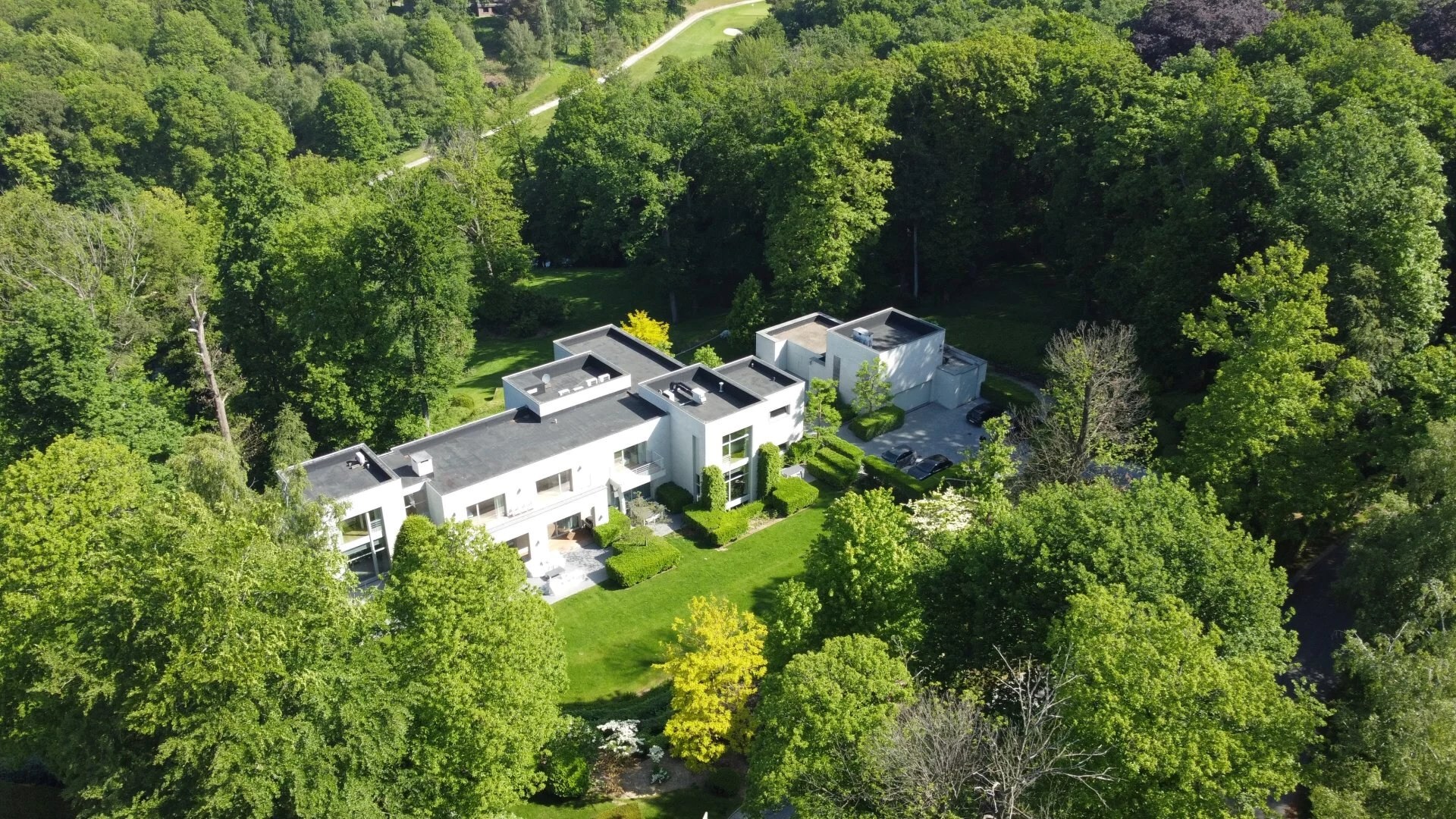 Bercuit - Moderne villa met binnenzwembad