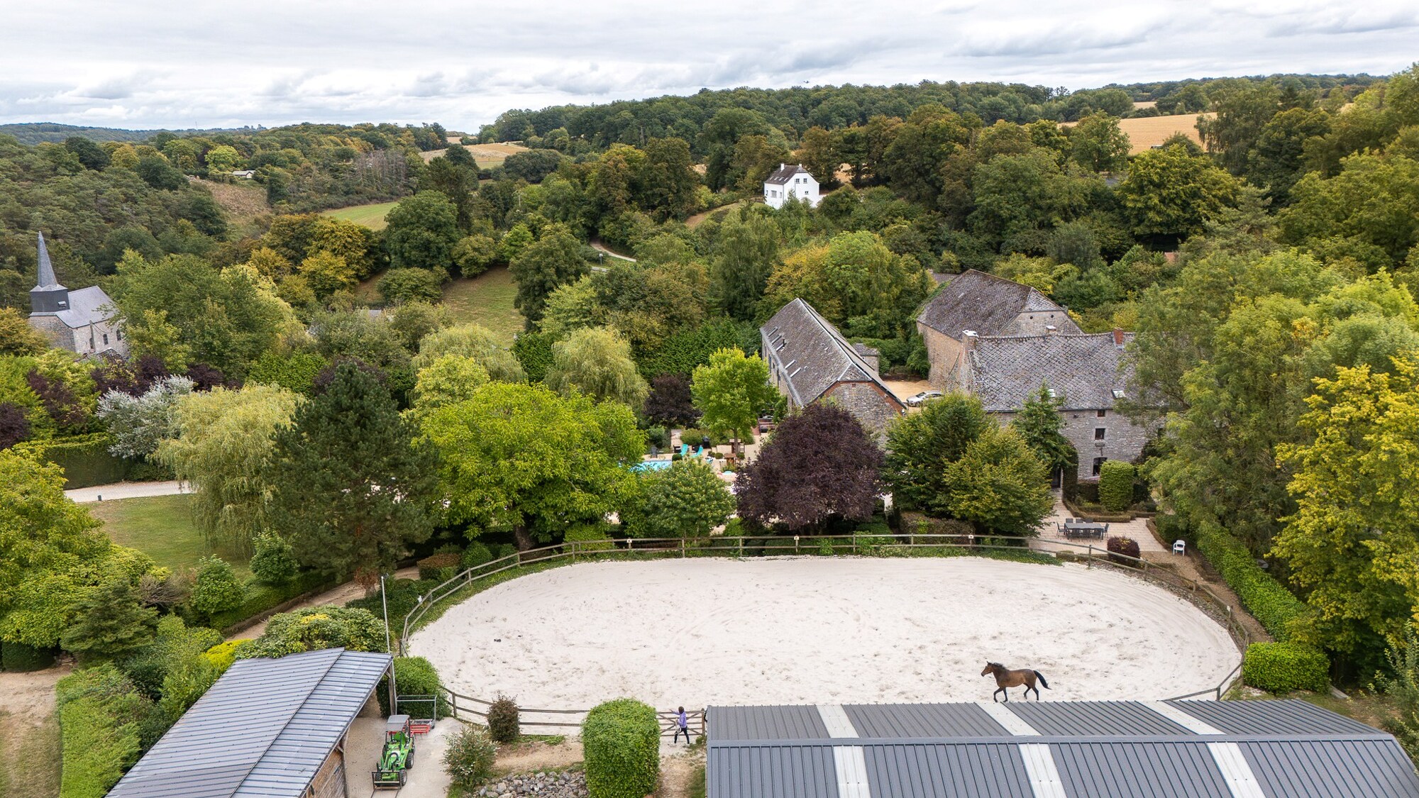 Lacs de l'Eau d'Heure - Manege met gîtes