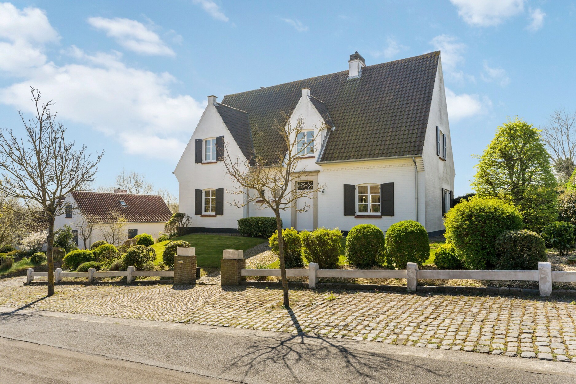 Unieke villa met frontaal zicht op de Simliduinen