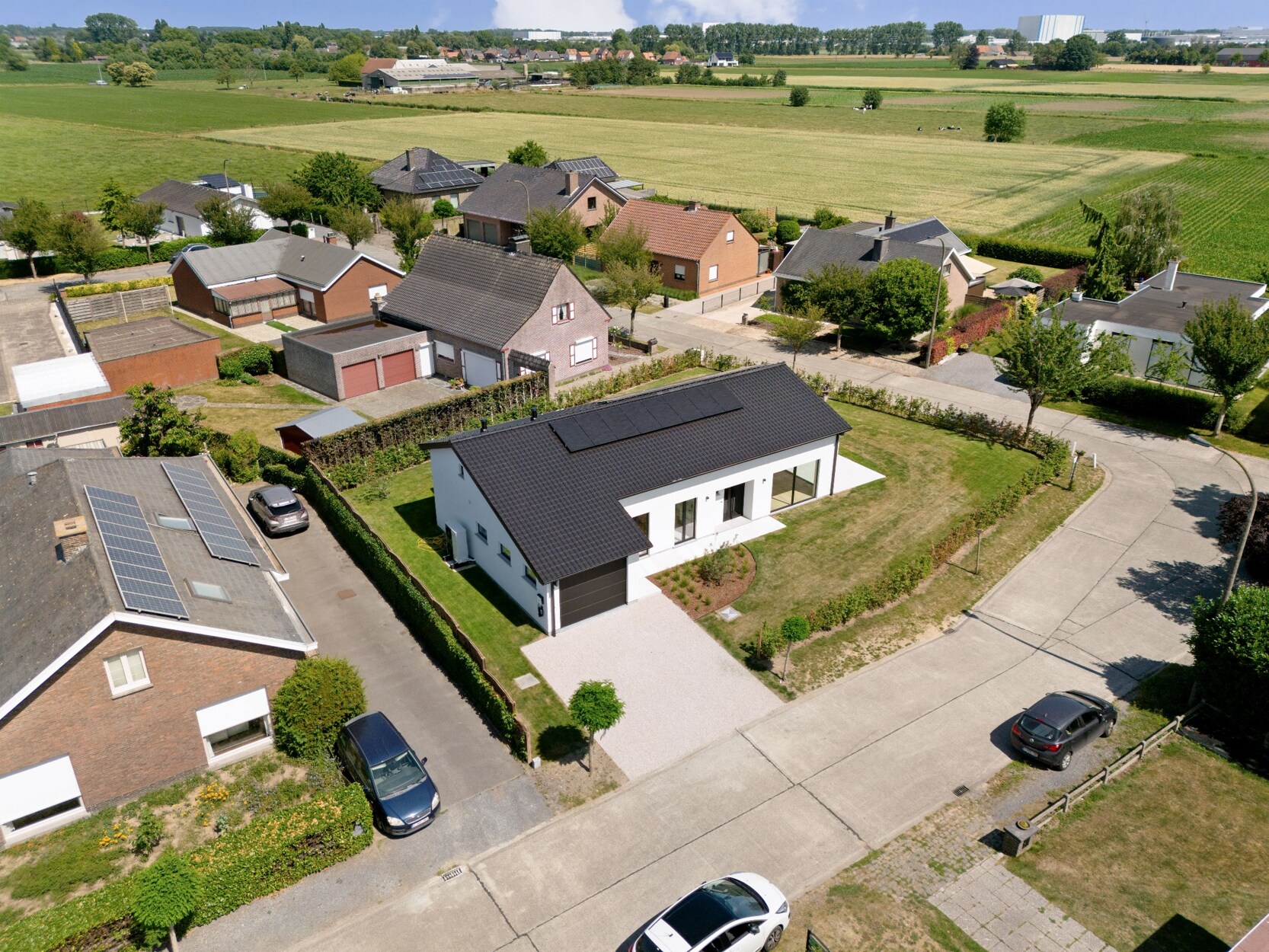 Luxueus gerenoveerde woning in rustige buurt.