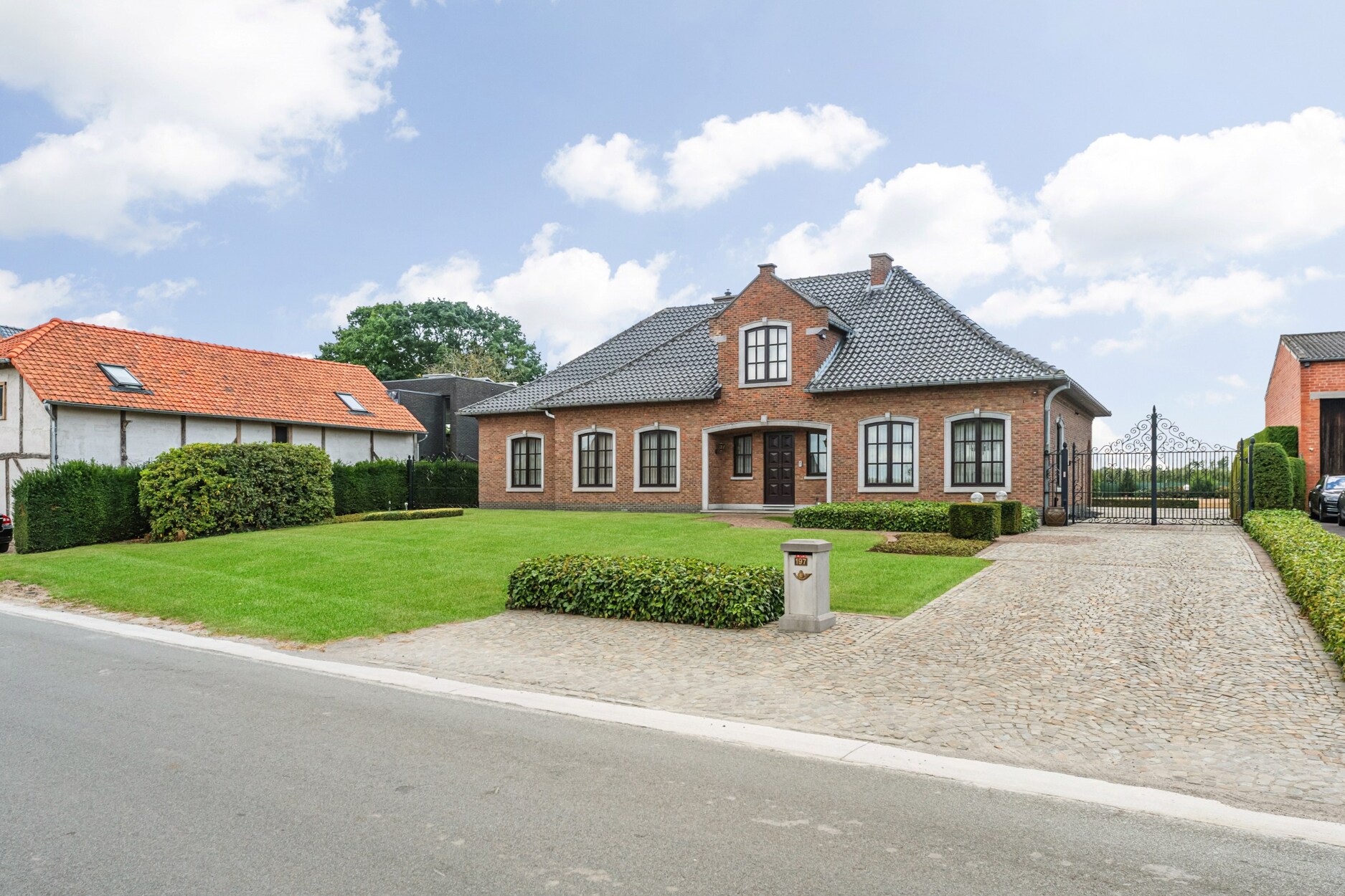 Ruime gezinswoning met grote tuin en garage