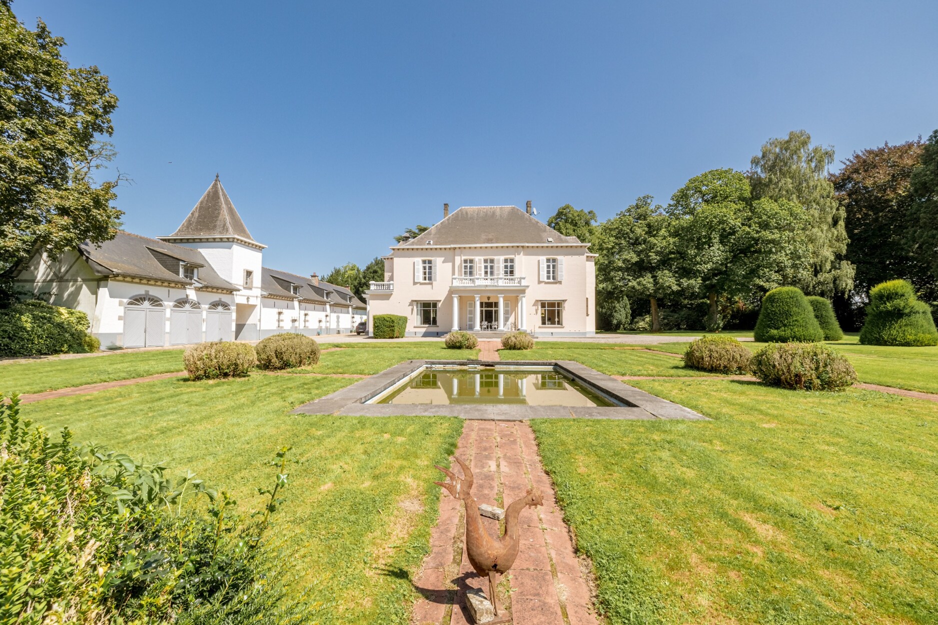 Seneffe — Landhuis uit 1762 op een terrein van 2,2 ha