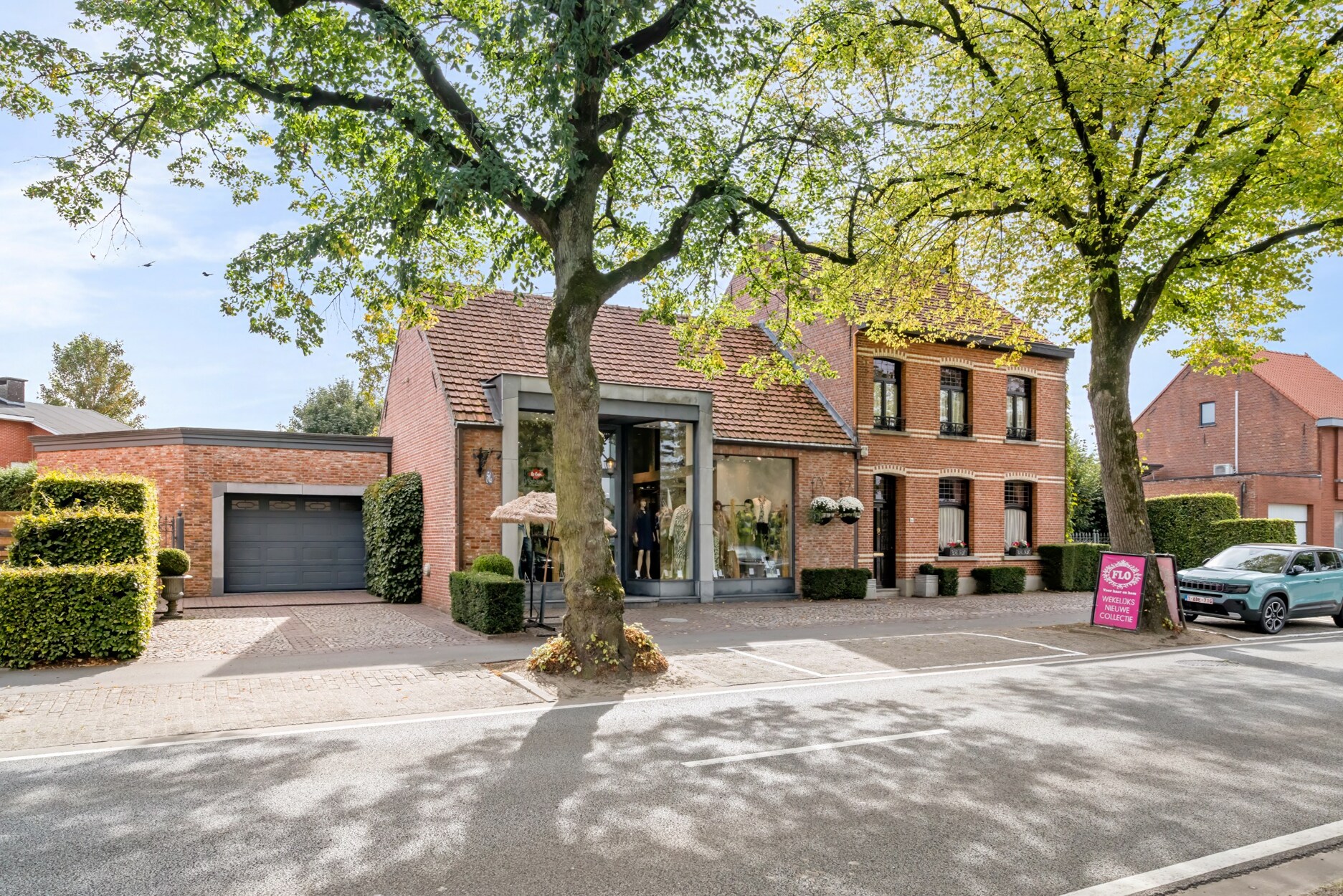 Karaktervolle handelswoning met 3 slpks op perceel van +/- 792m² te Lille!