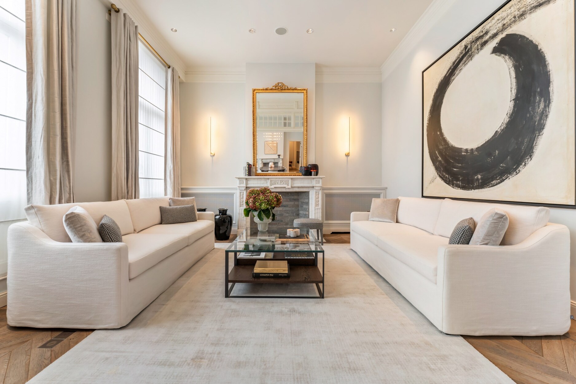 Tijdloze klasse in dit stijlvolle en ruim appartement