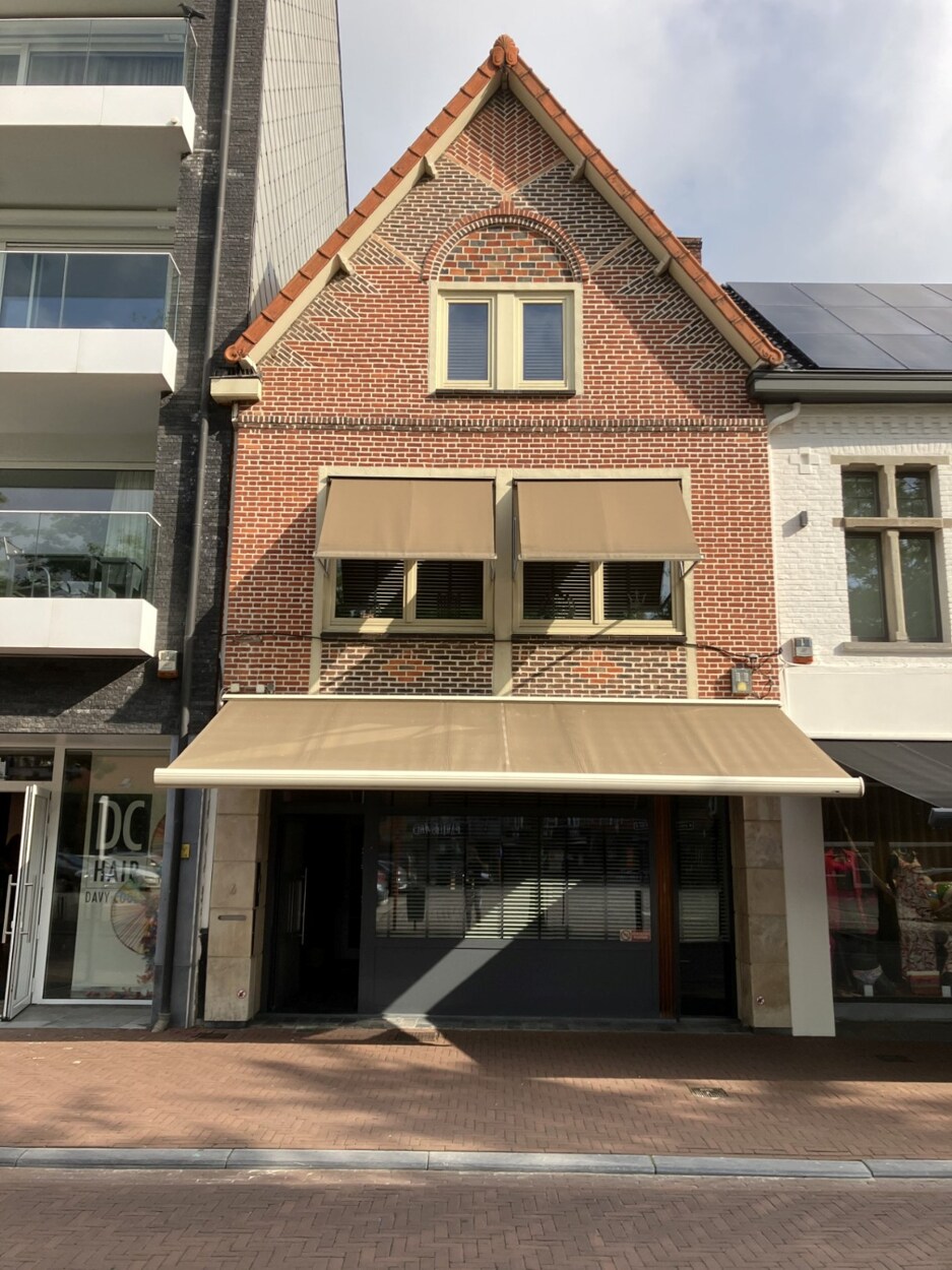 Prachtige handelsruimte (gelijkvloers) in centrum Mol 