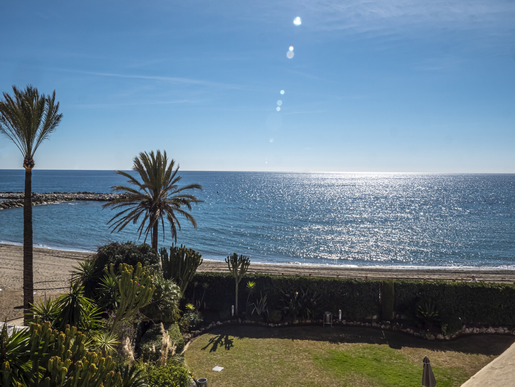 Eerstelijns strandappartement in Puerto Banús, Marbella