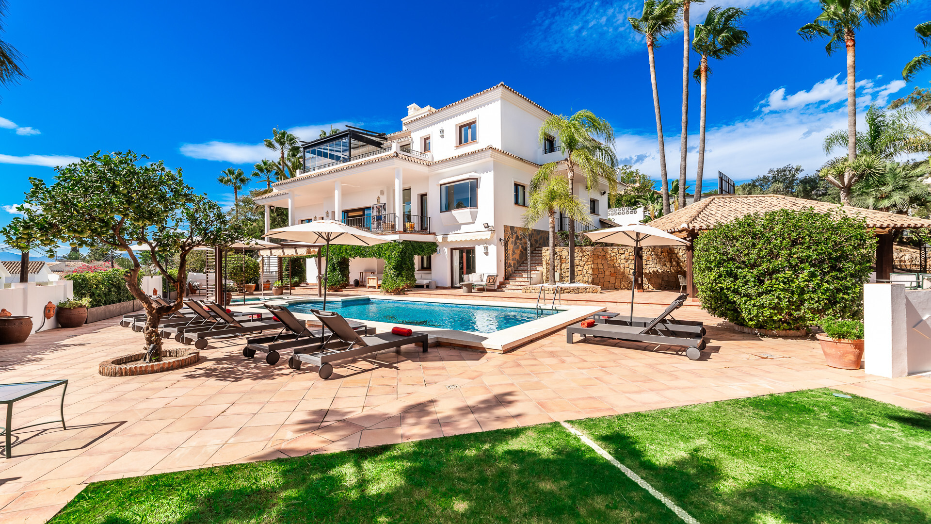 Exclusieve villa met ongeëvenaard uitzicht in El Rosario